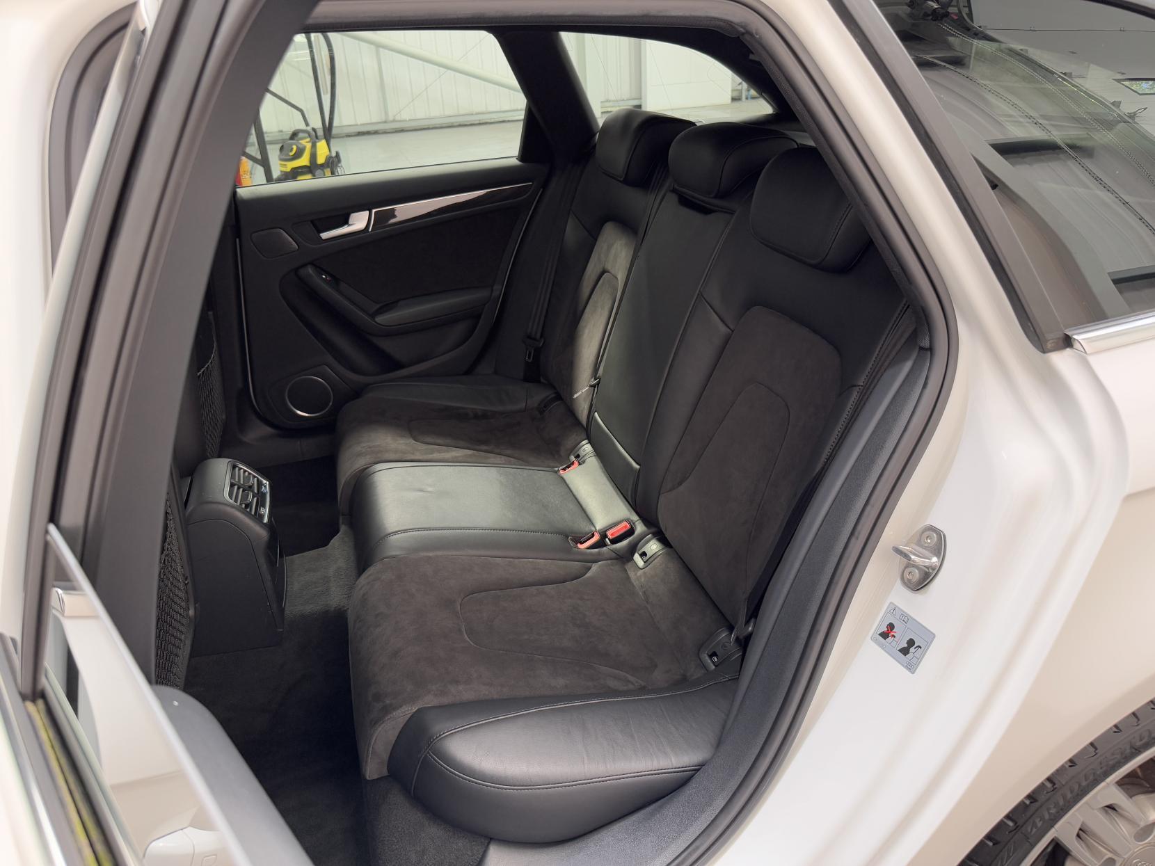 Audi S4 Avant view 51