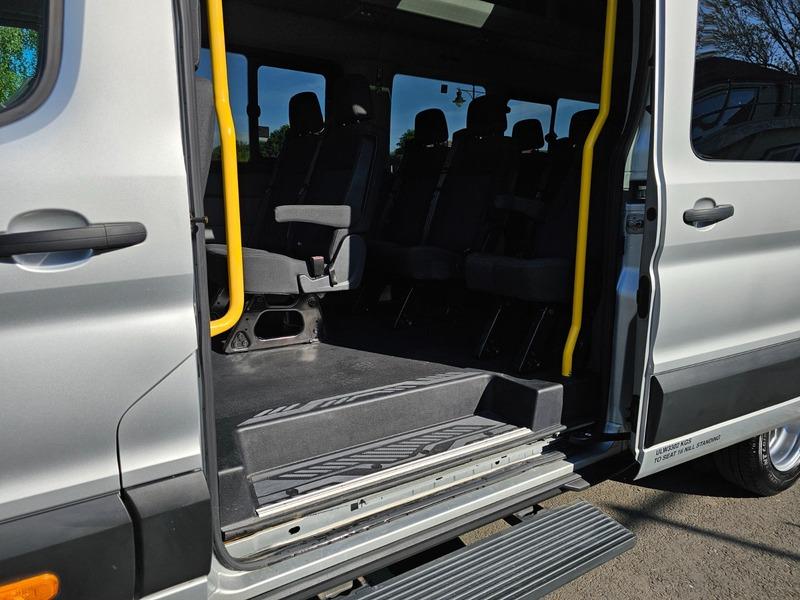 2019 Ford Transit 2.0 460 EcoBlue Trend Minibus Diesel Manual RWD L4 High Roof Euro 6 (s/s) (17 Seat, DRW) (170 ps) • 6,533 miles image 14