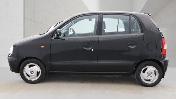 Hyundai Amica view 4