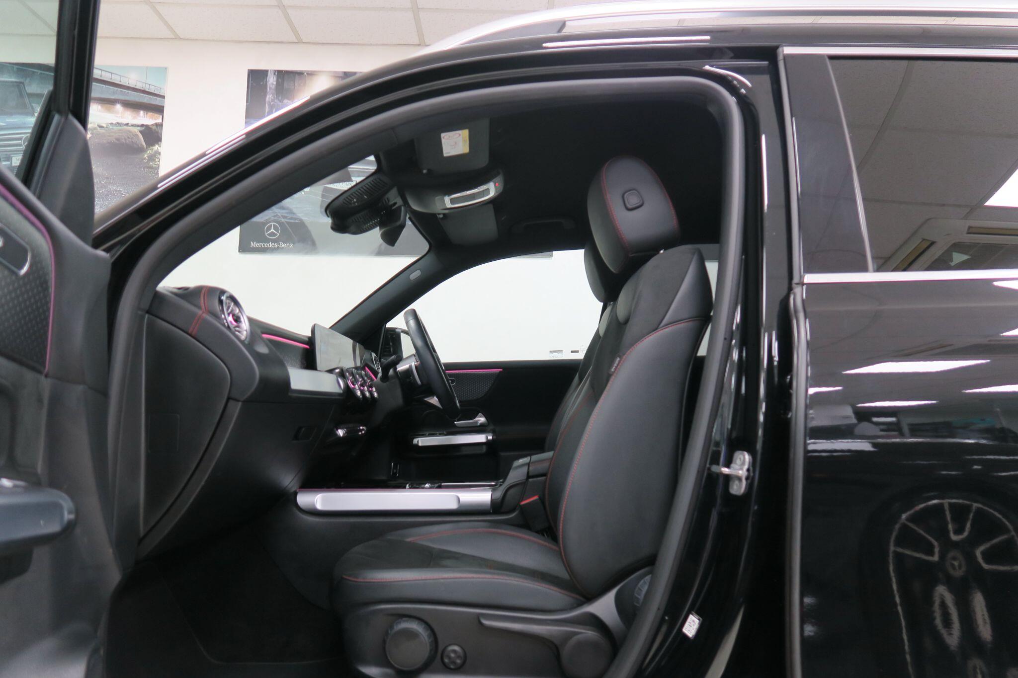 Mercedes-Benz Eqb view 9