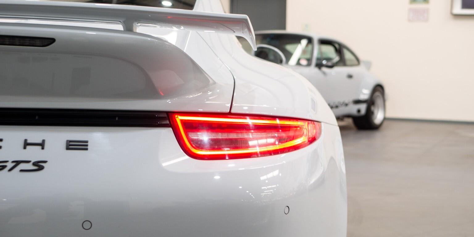 Porsche 911 view 57