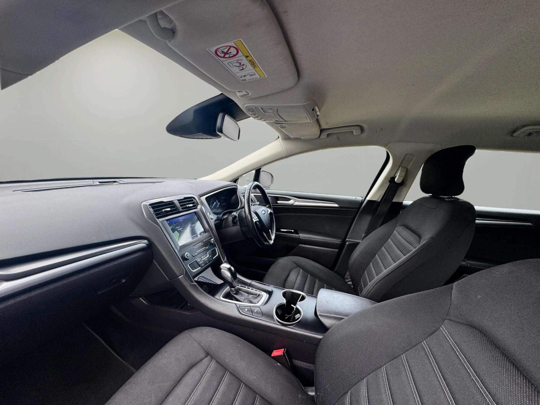 Ford Mondeo view 49