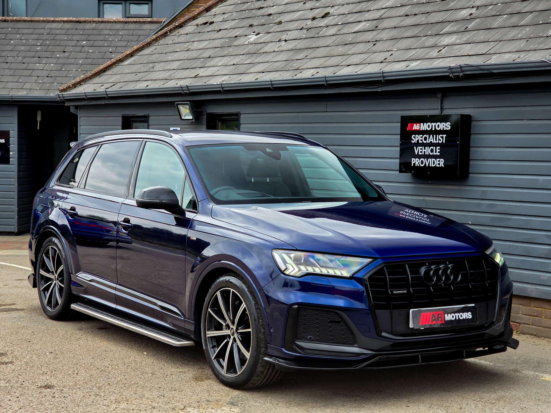 Audi Q7 view 4