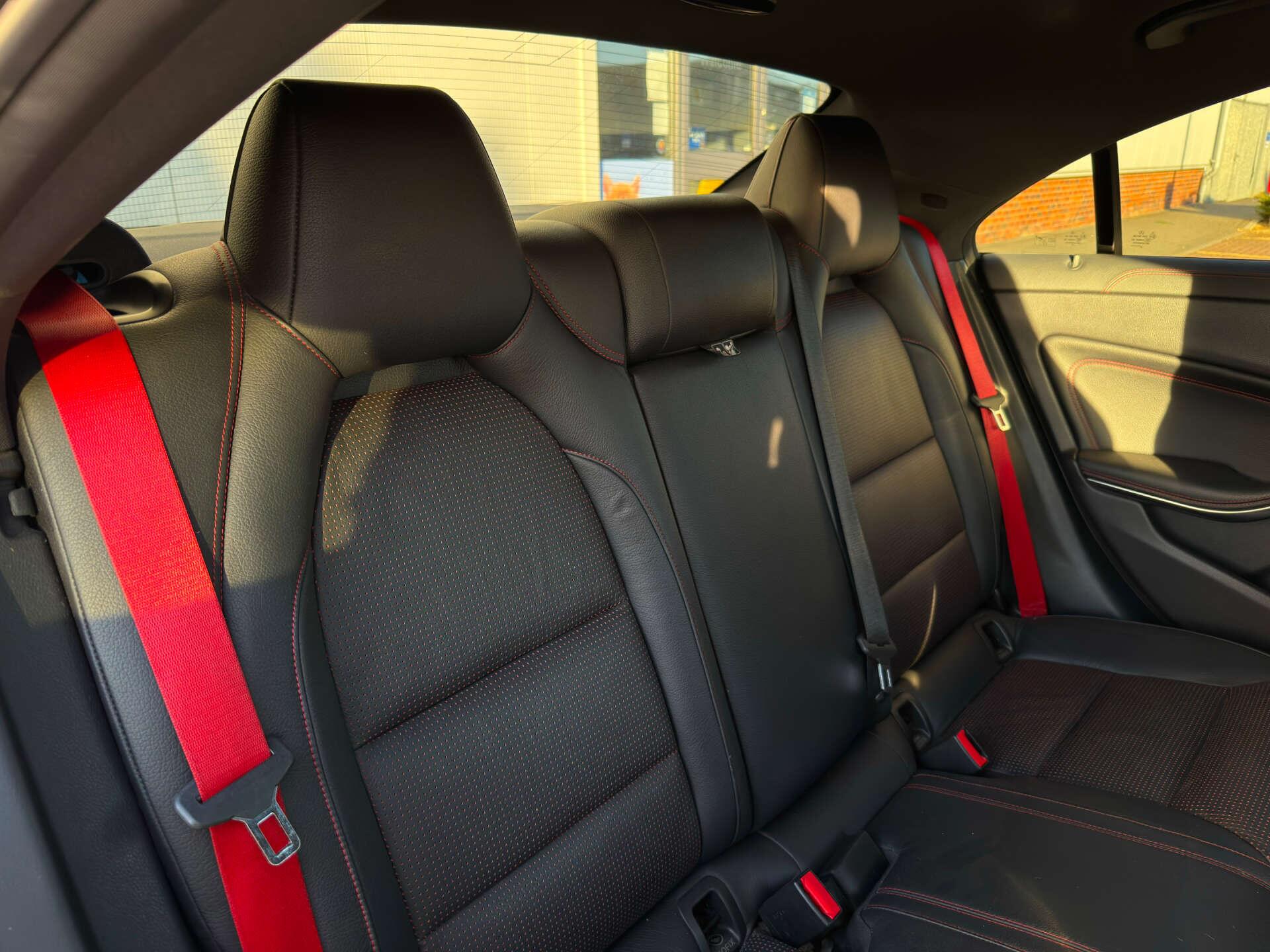 Mercedes-Benz Cla view 14