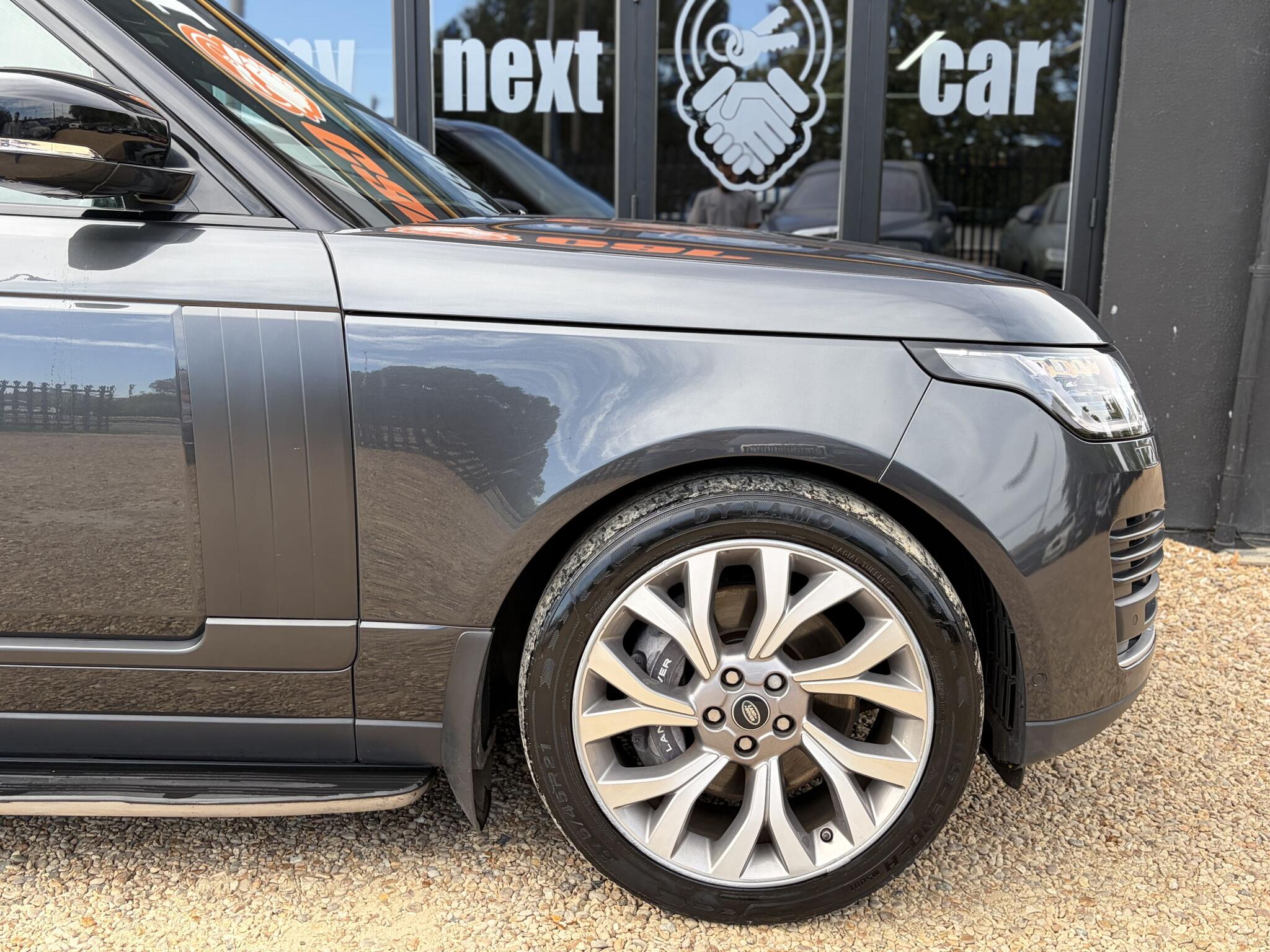 Land Rover Range Rover view 15