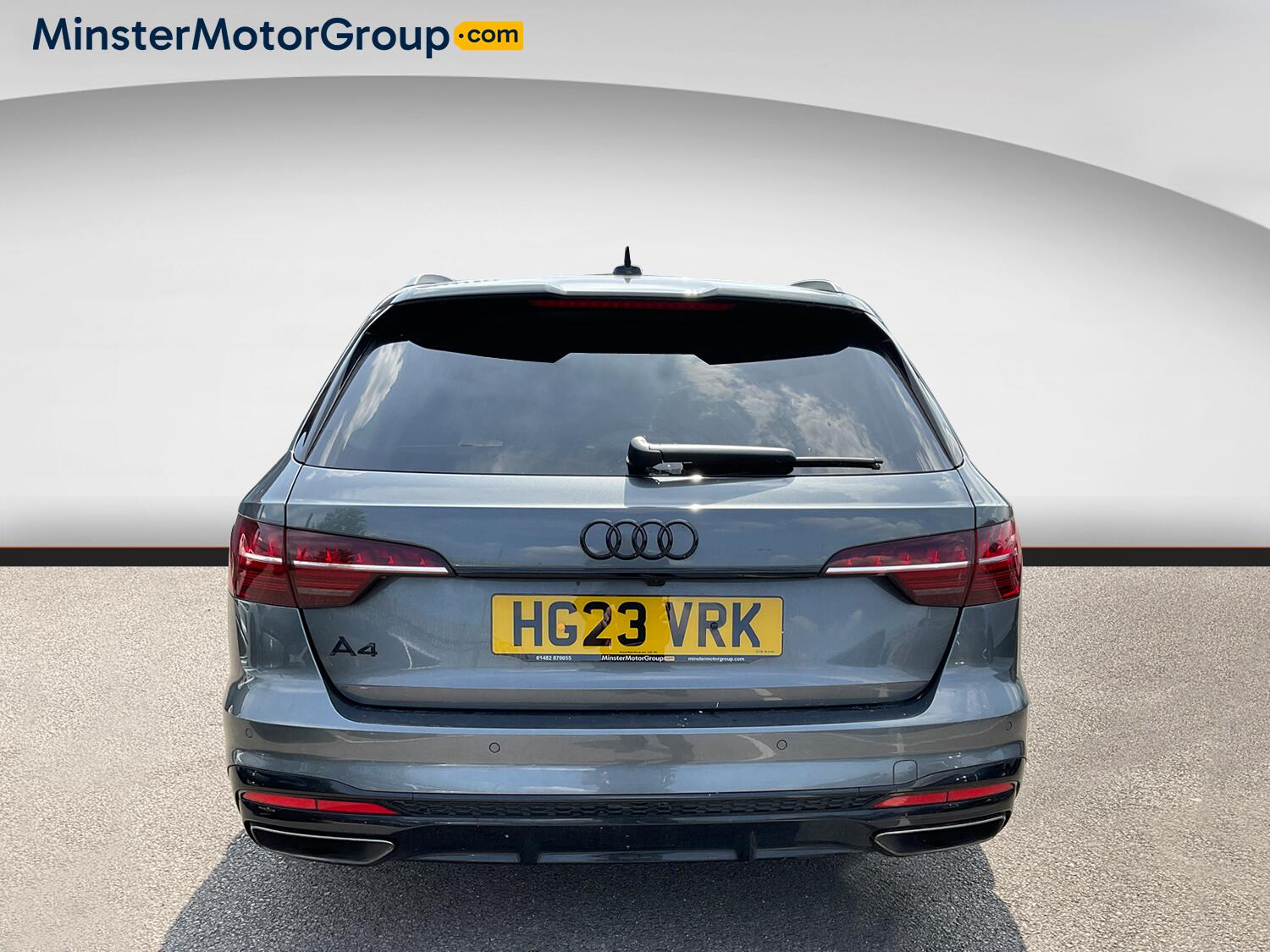 Audi A4 Avant view 3