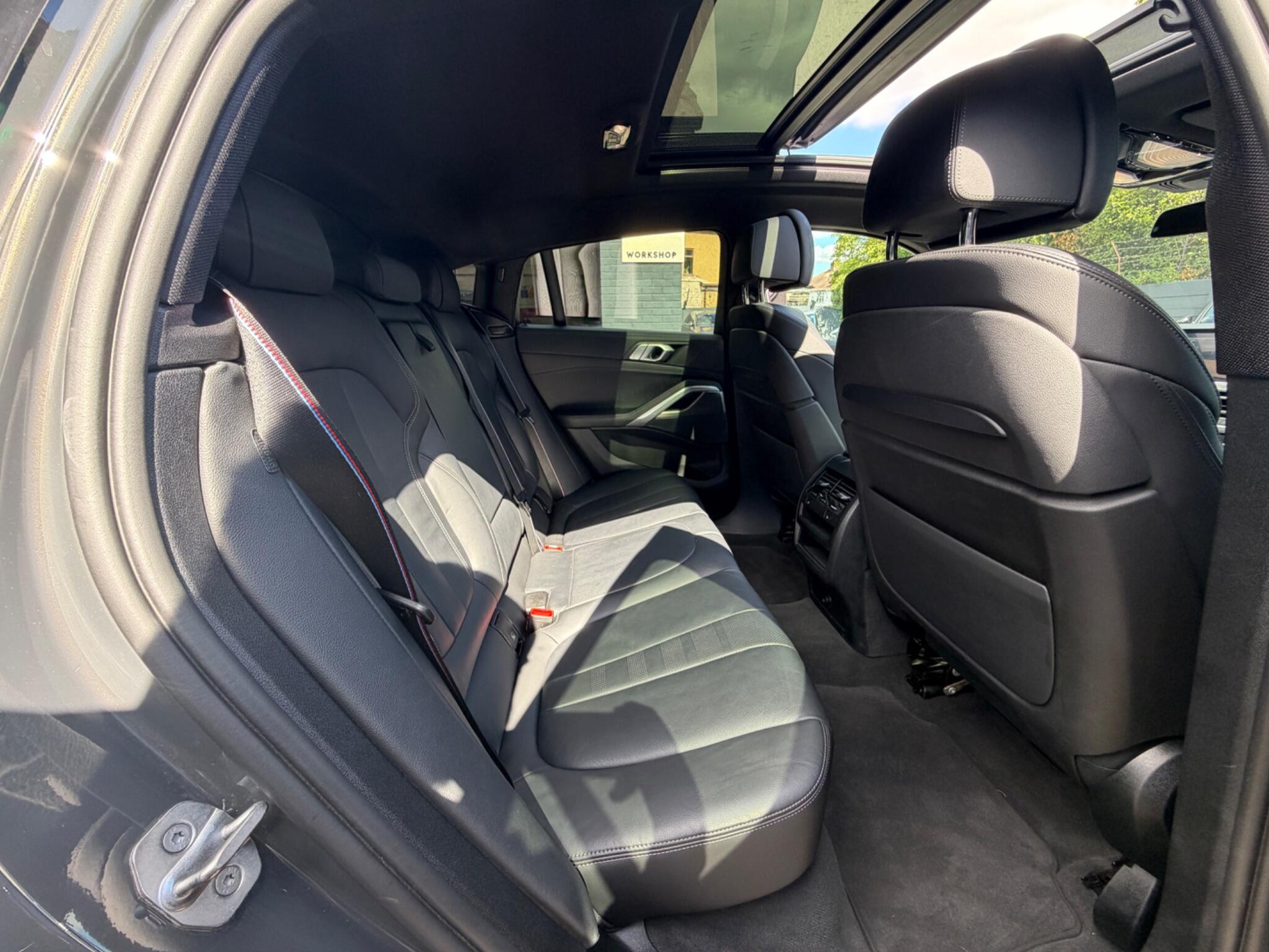 BMW X6 view 11
