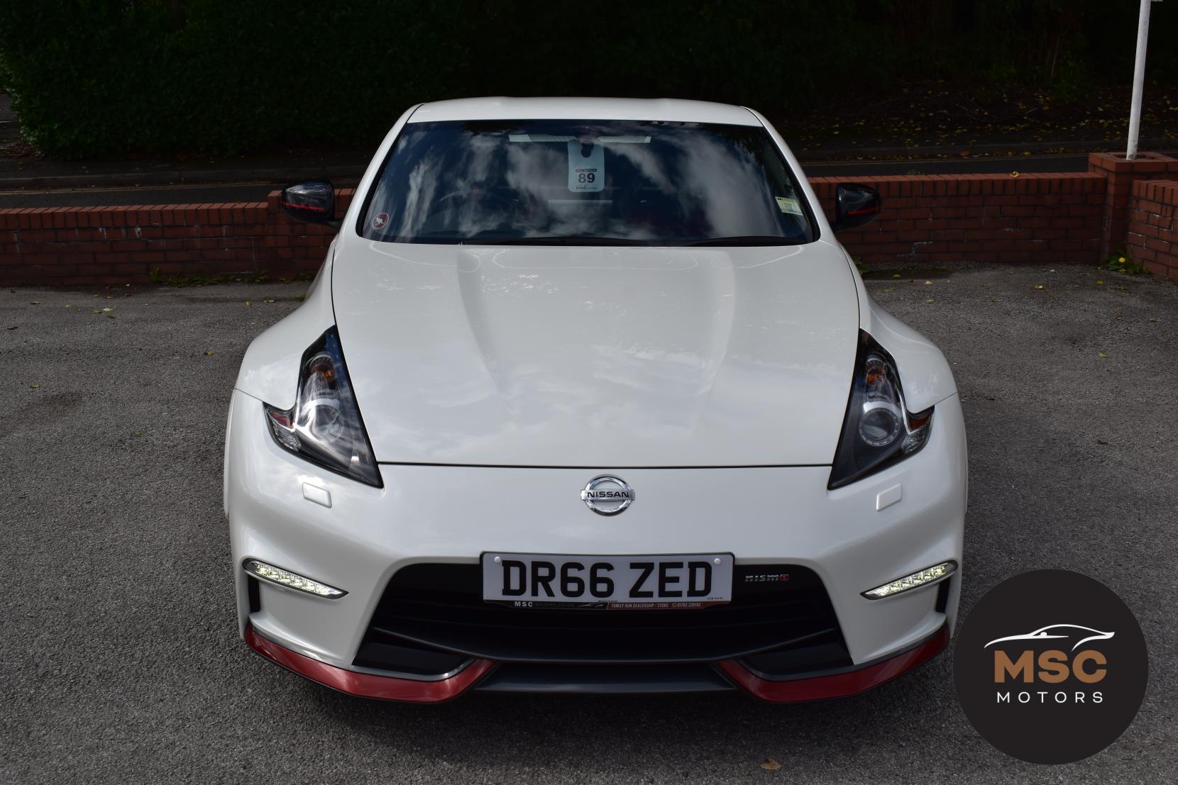 Nissan 370 Z view 3