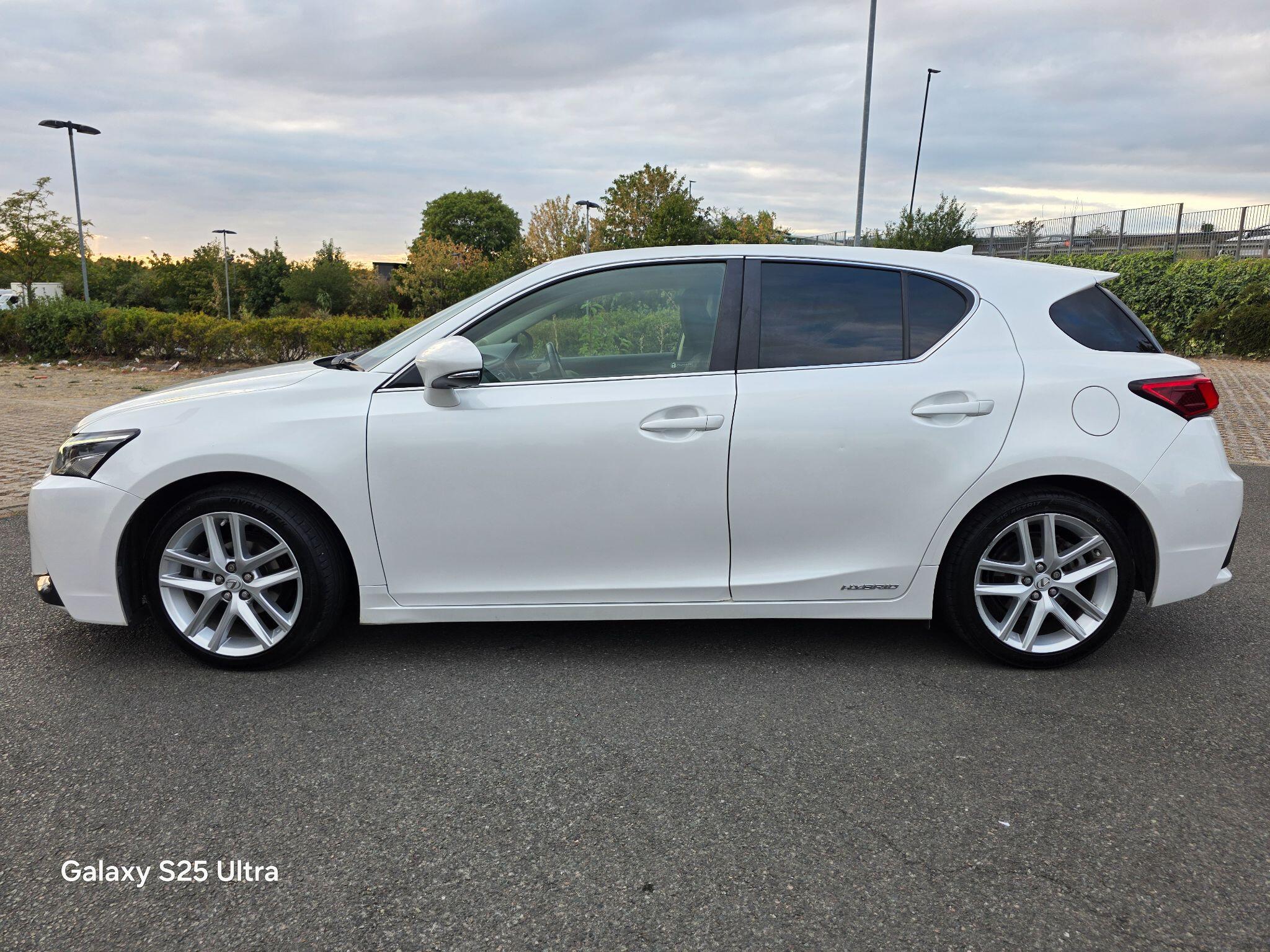 Lexus CT view 13