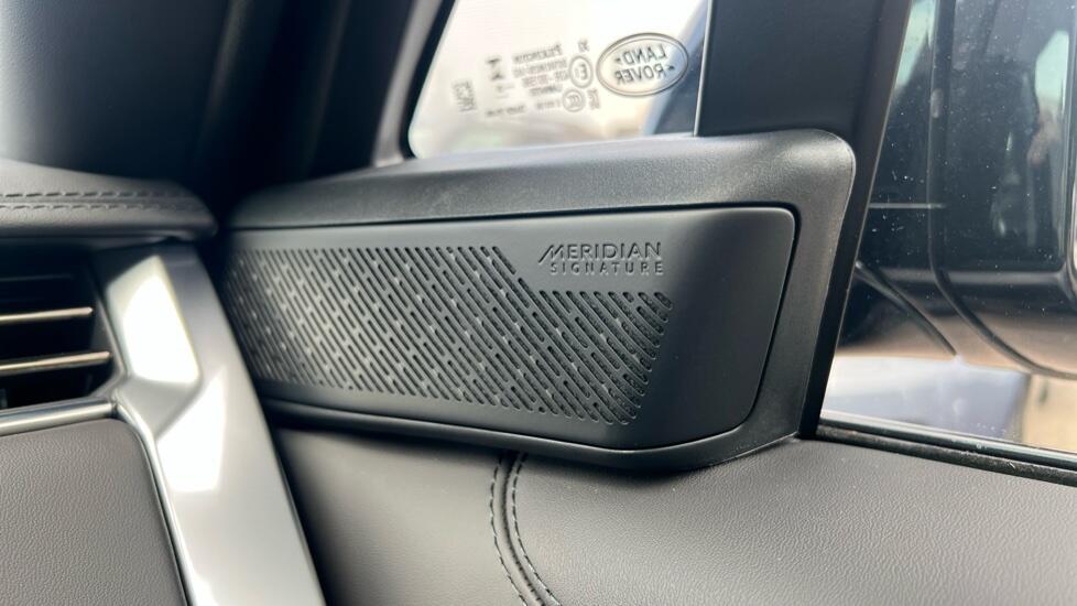 Land Rover Range Rover view 23