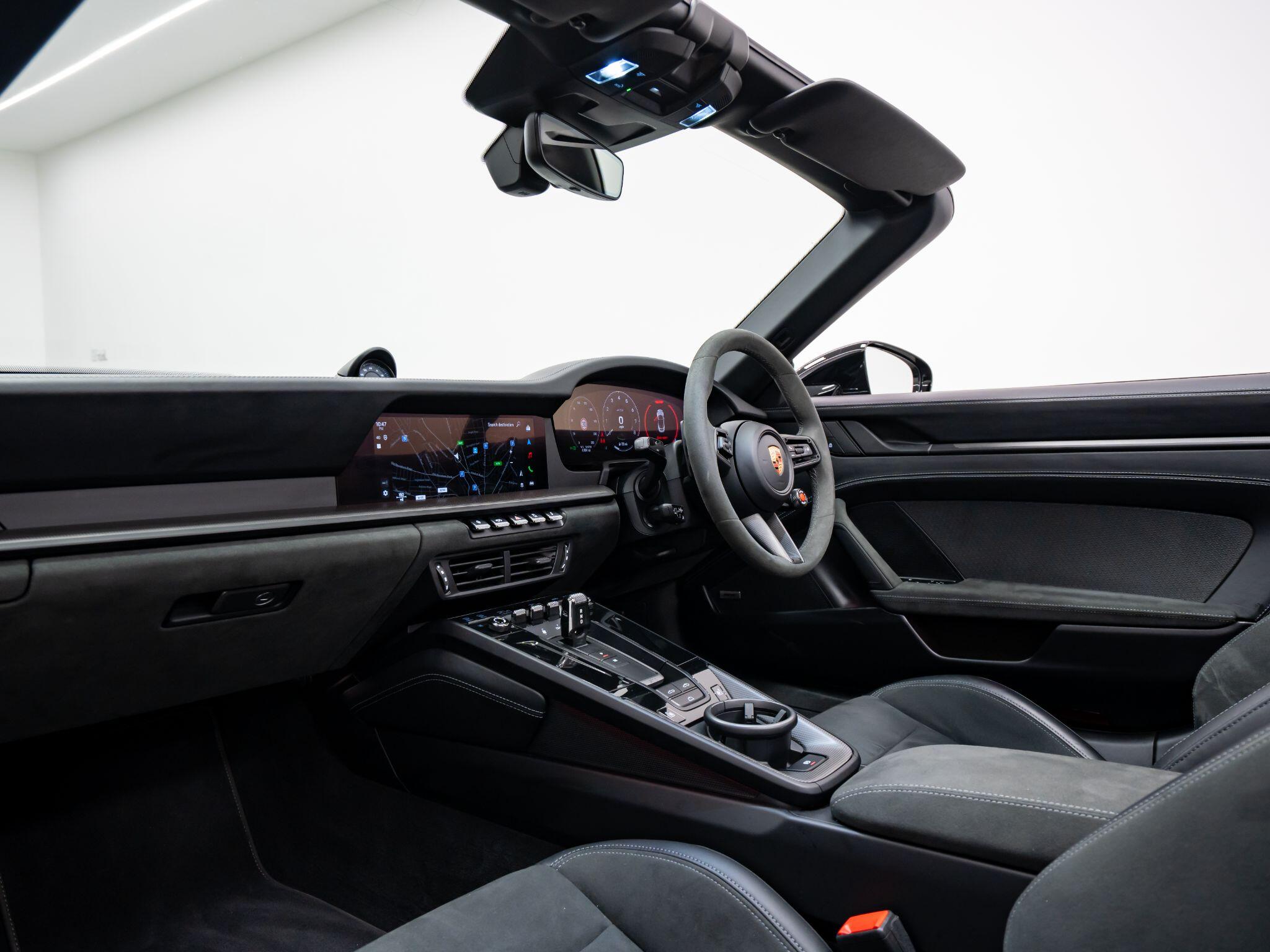 Porsche 911 view 16