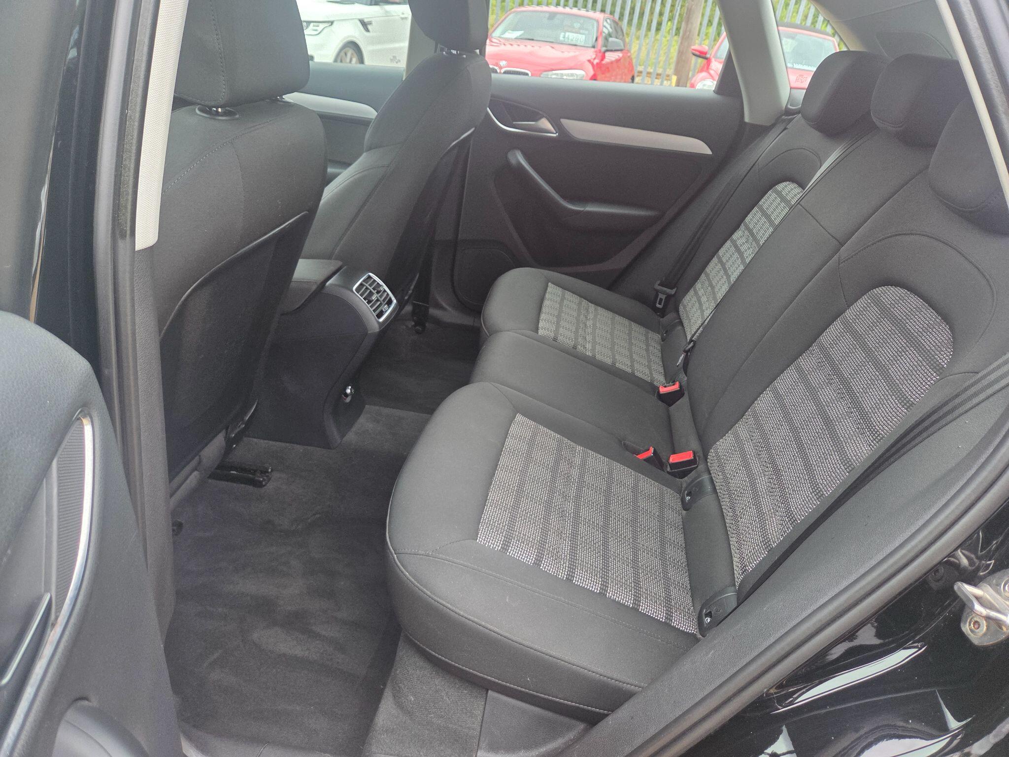 Audi Q3 view 39