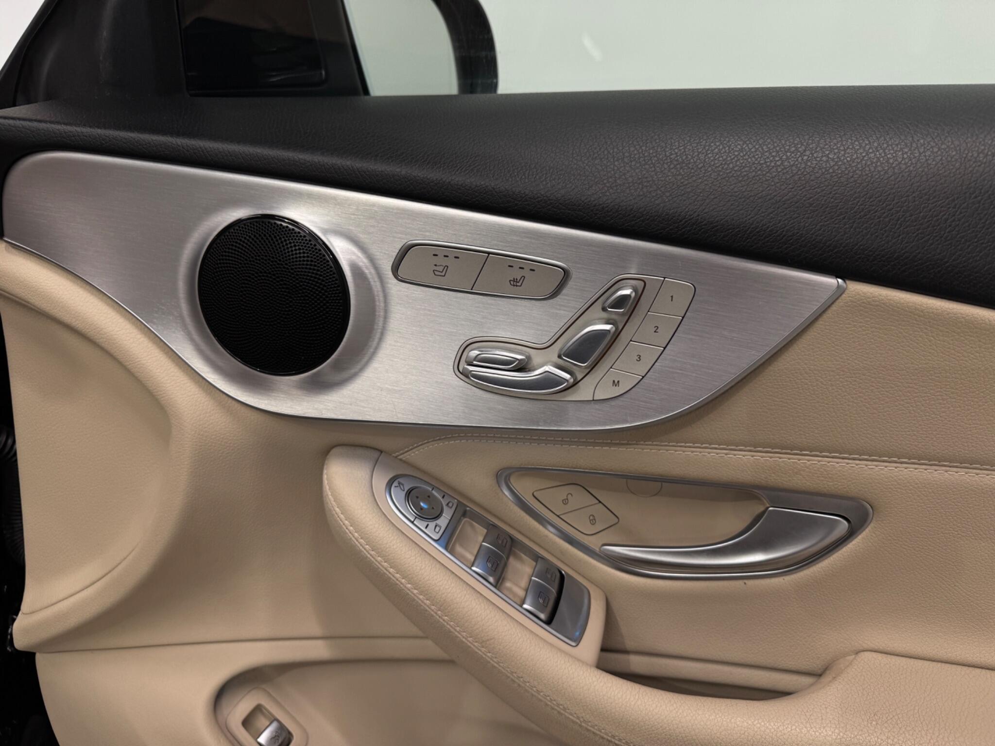 Mercedes-Benz C-Class view 16