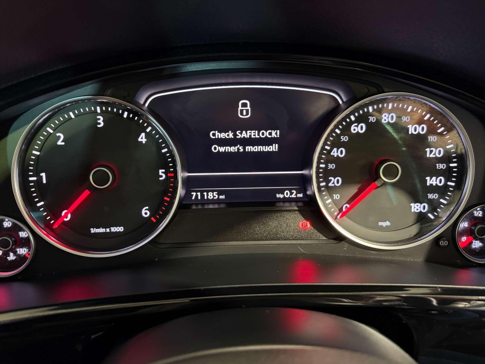 Volkswagen Touareg view 34
