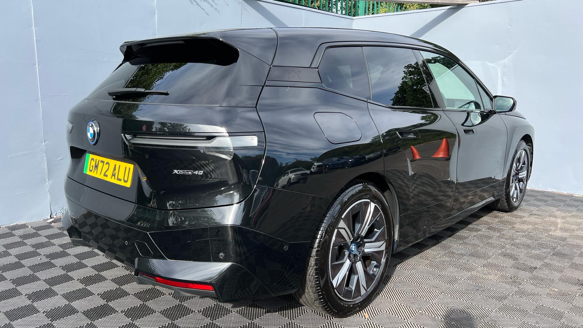 BMW Ix view 27