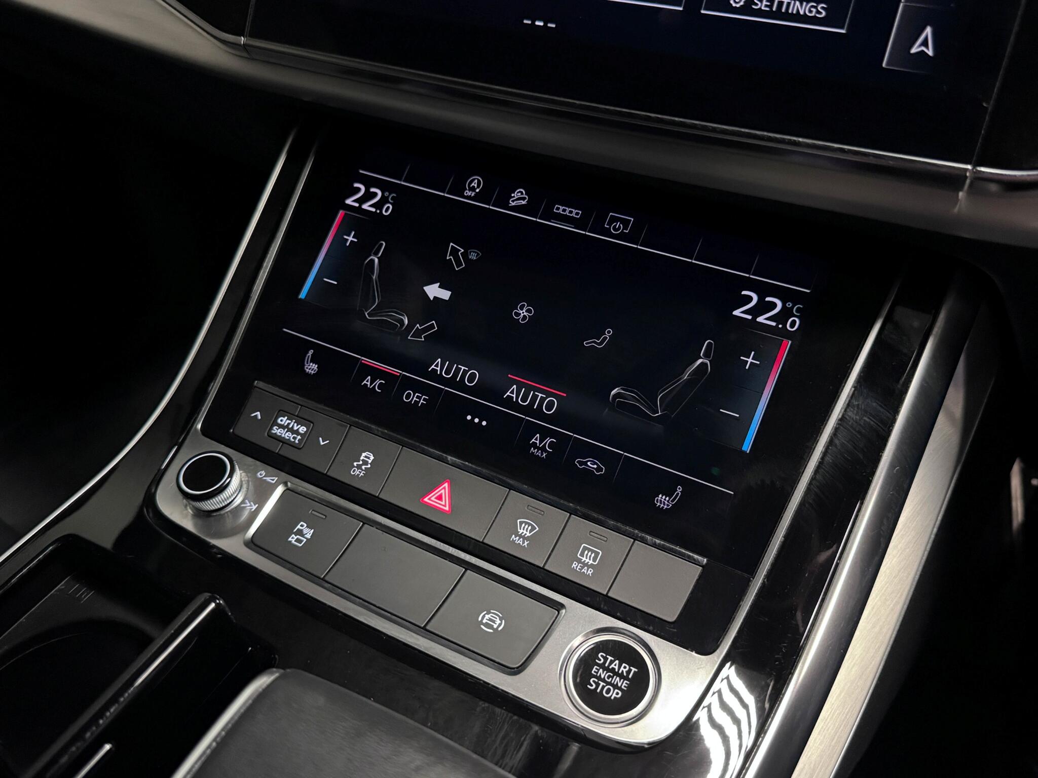 Audi Q7 view 42