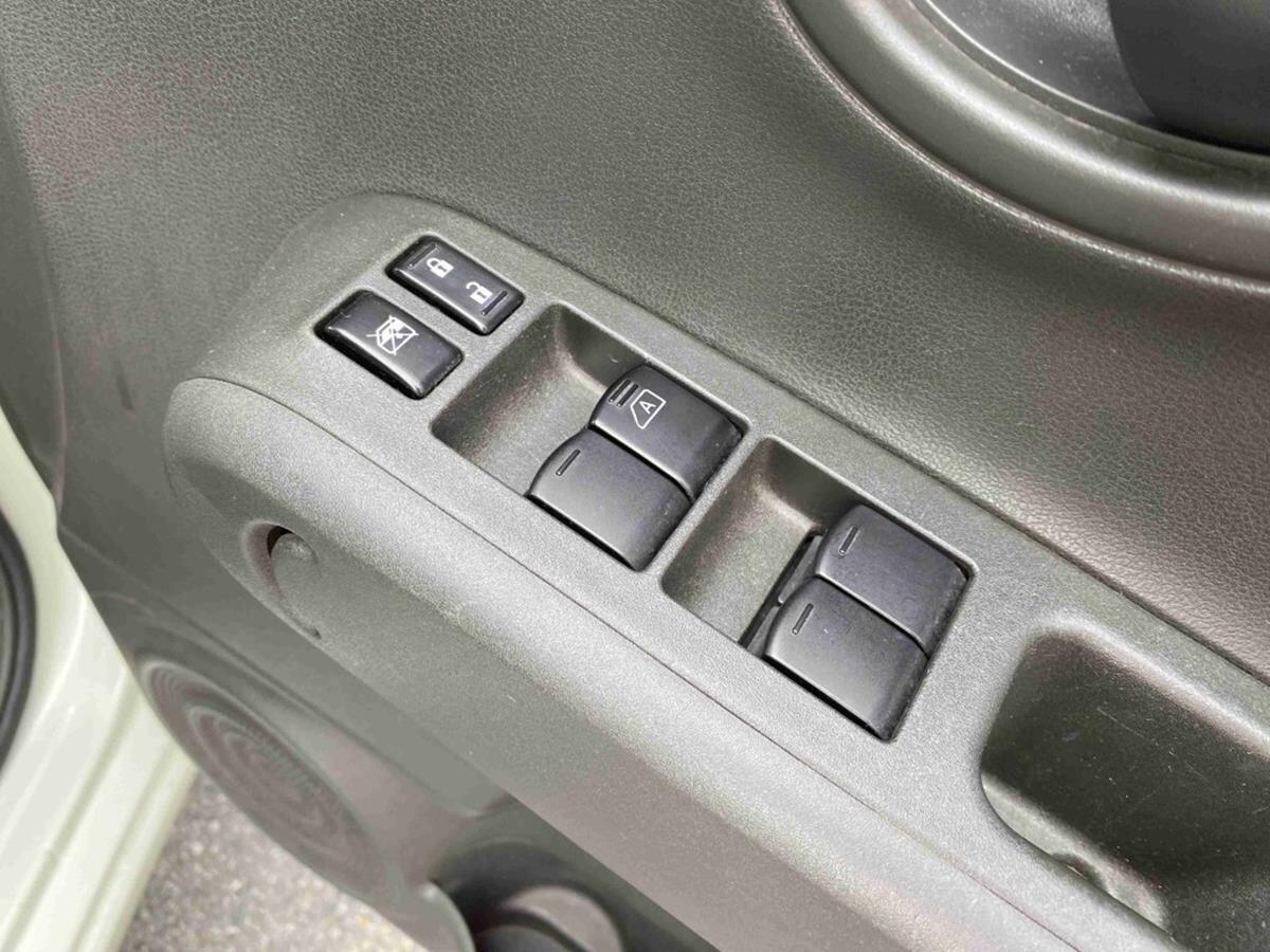 Nissan Cube view 15