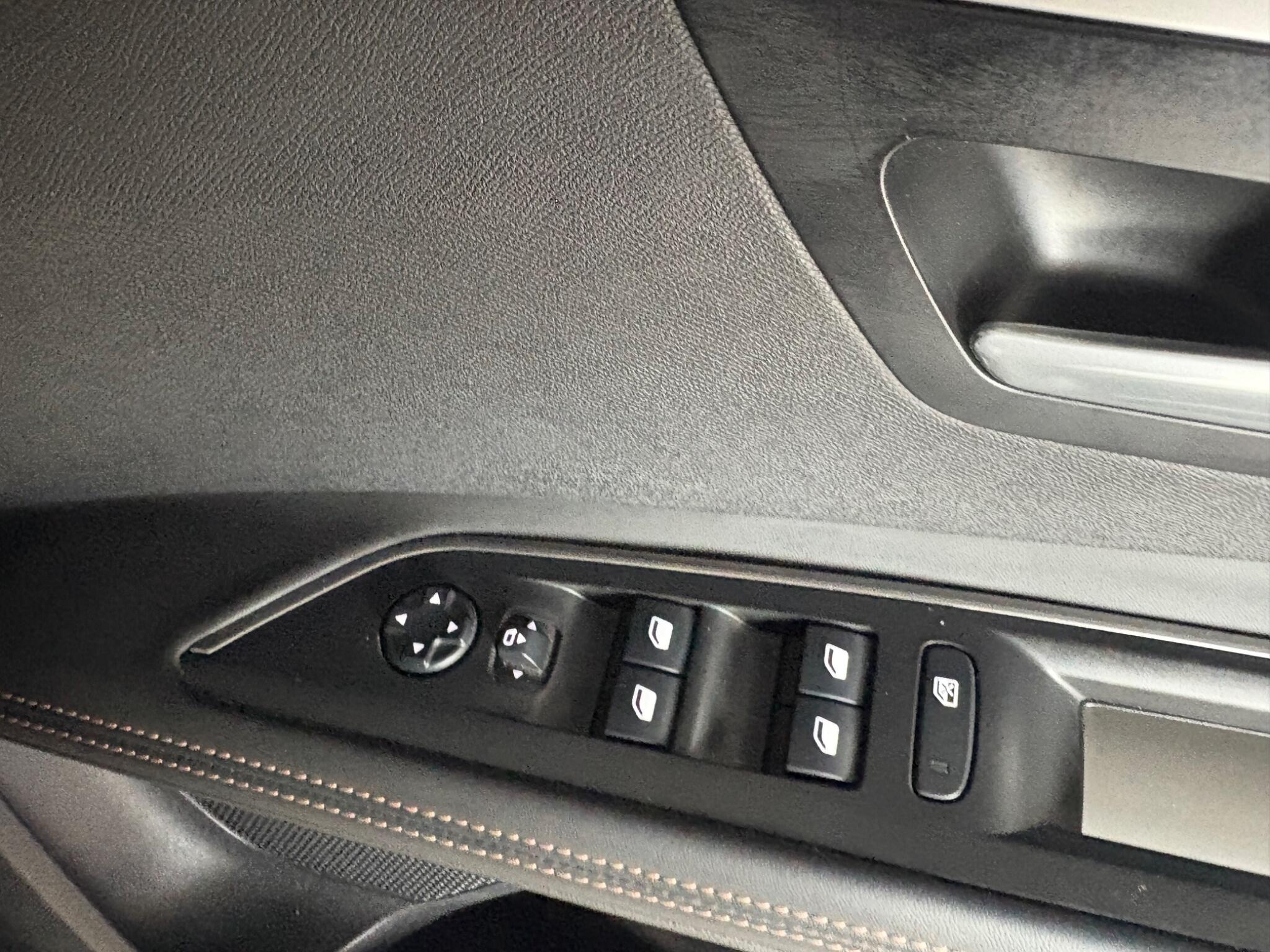 Peugeot 5008 view 22