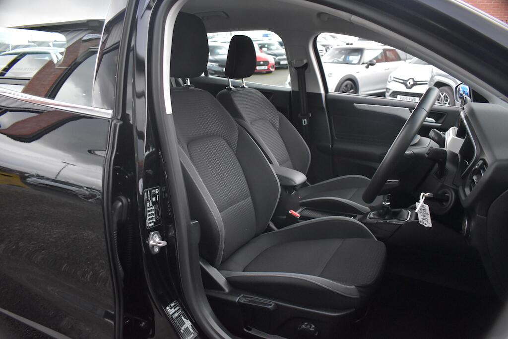 Ford Focus view 9