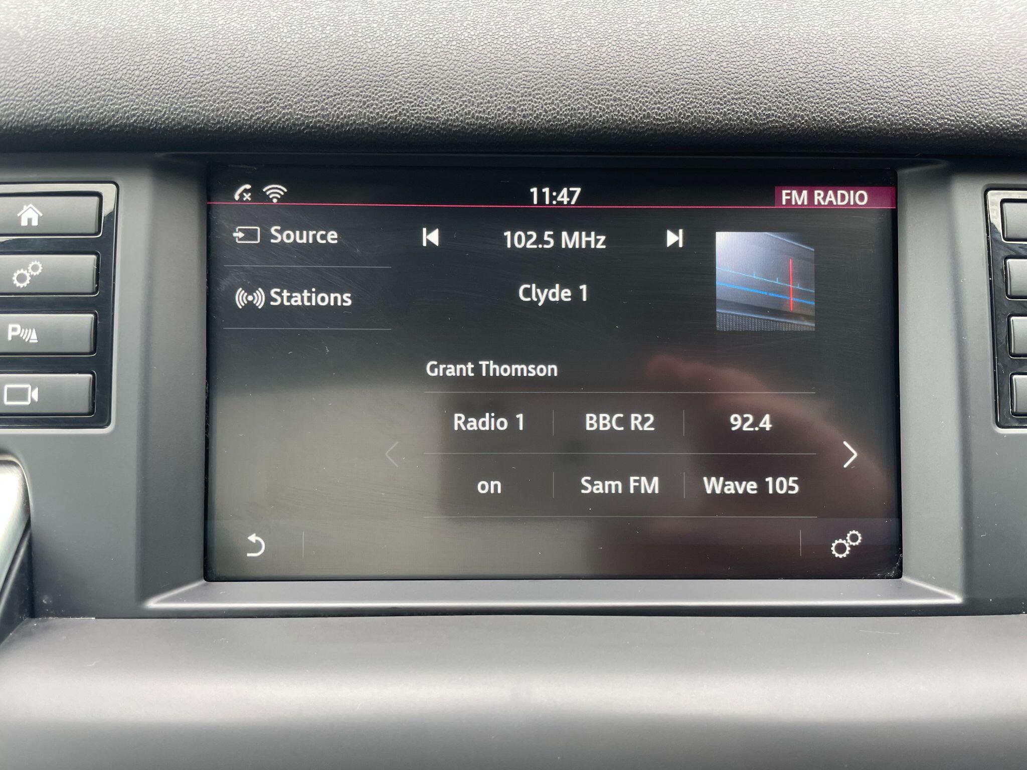 Land Rover Discovery Sport view 28