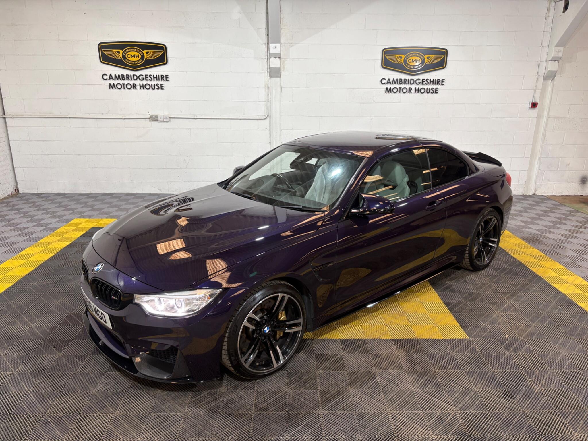 BMW M4 view 3