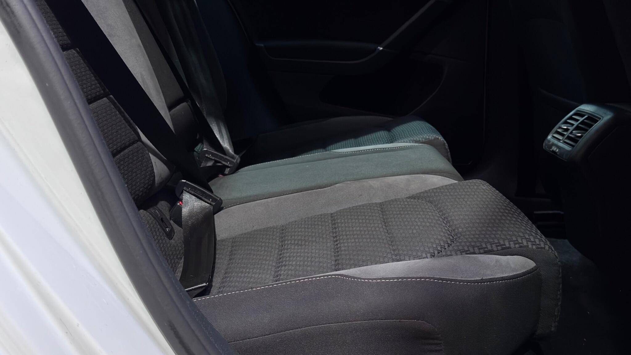 Volkswagen Golf view 47