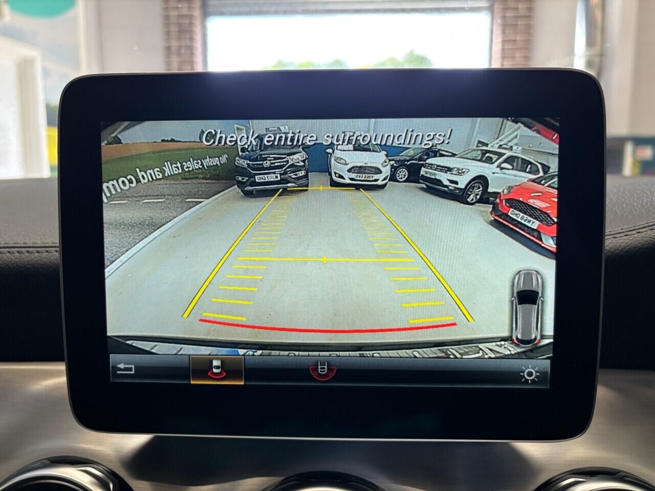 Mercedes-Benz GLA view 29
