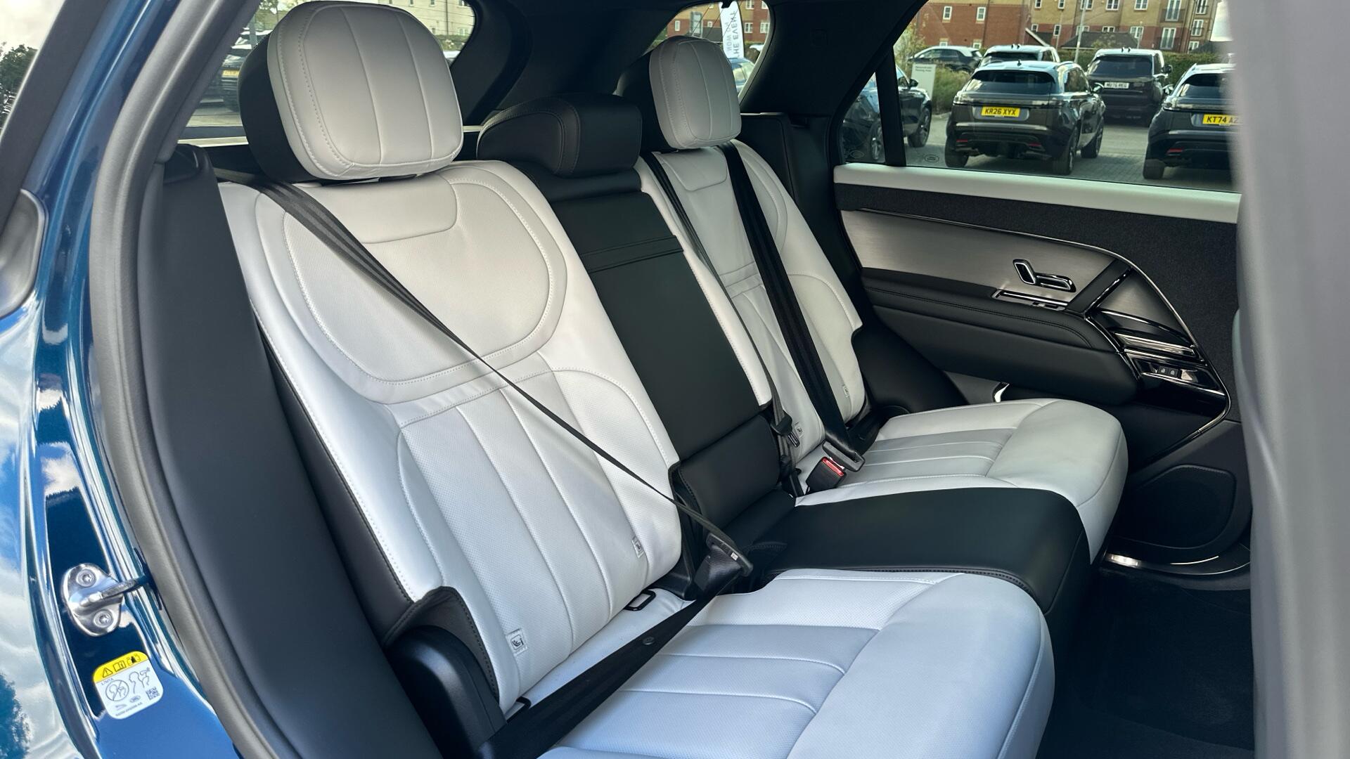Land Rover Range Rover Sport view 36