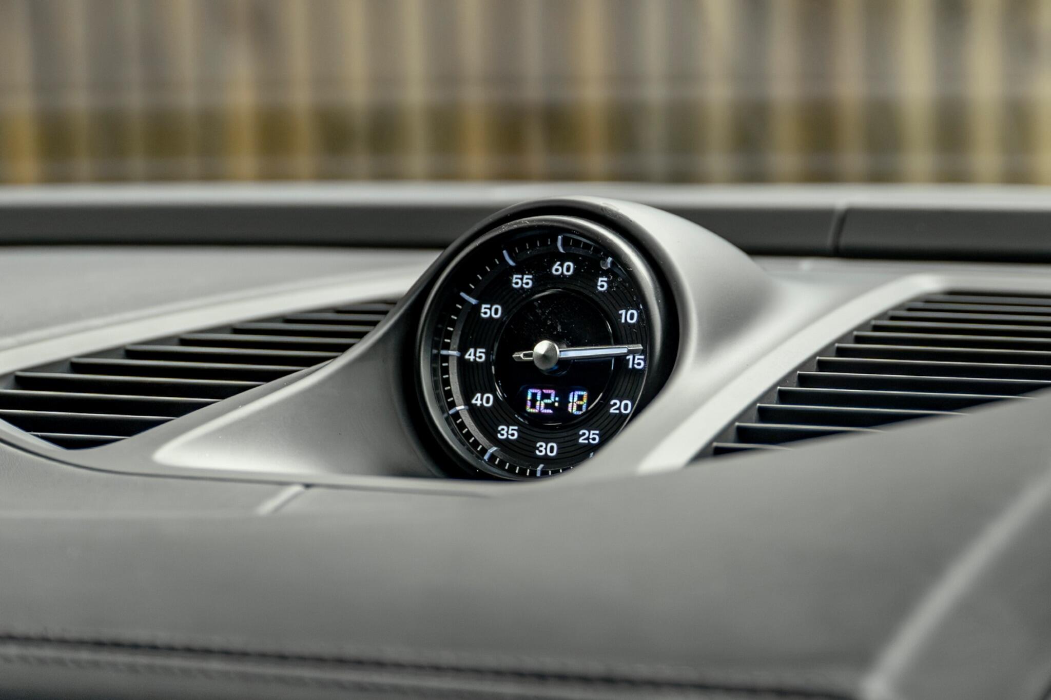 Porsche Macan view 44