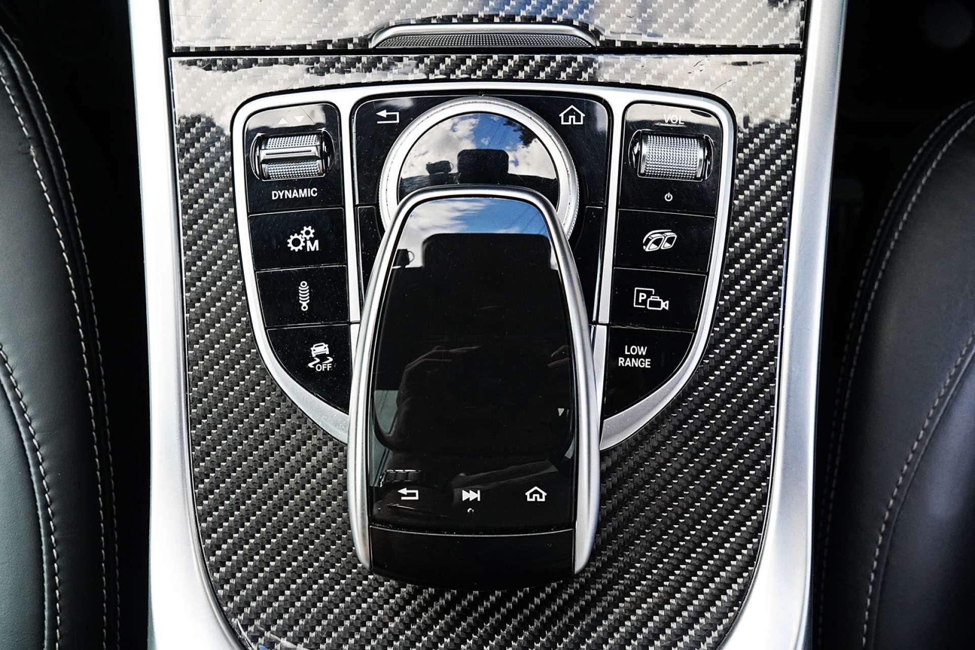 Mercedes-Benz G-Class view 23