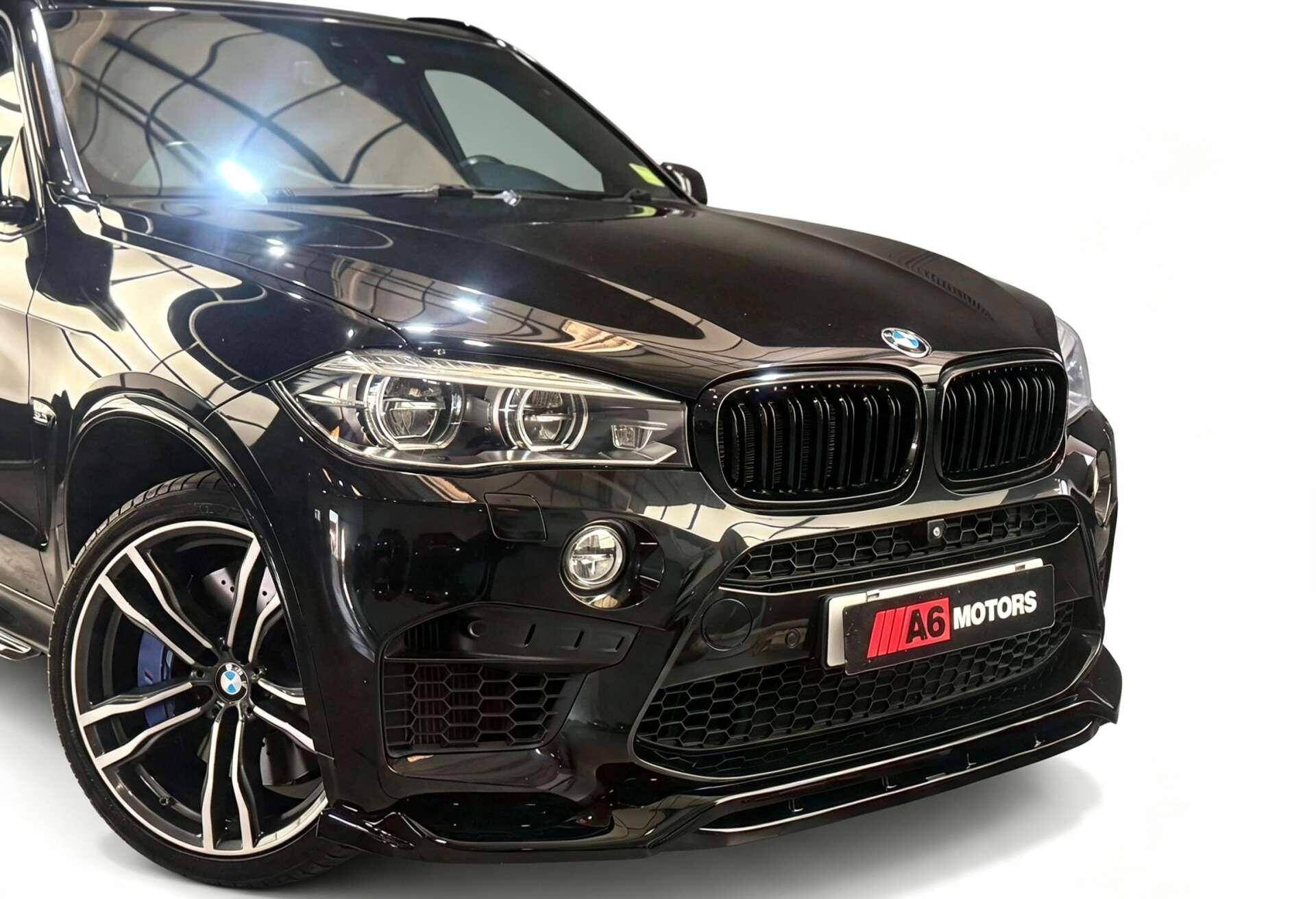 BMW X5 M view 2