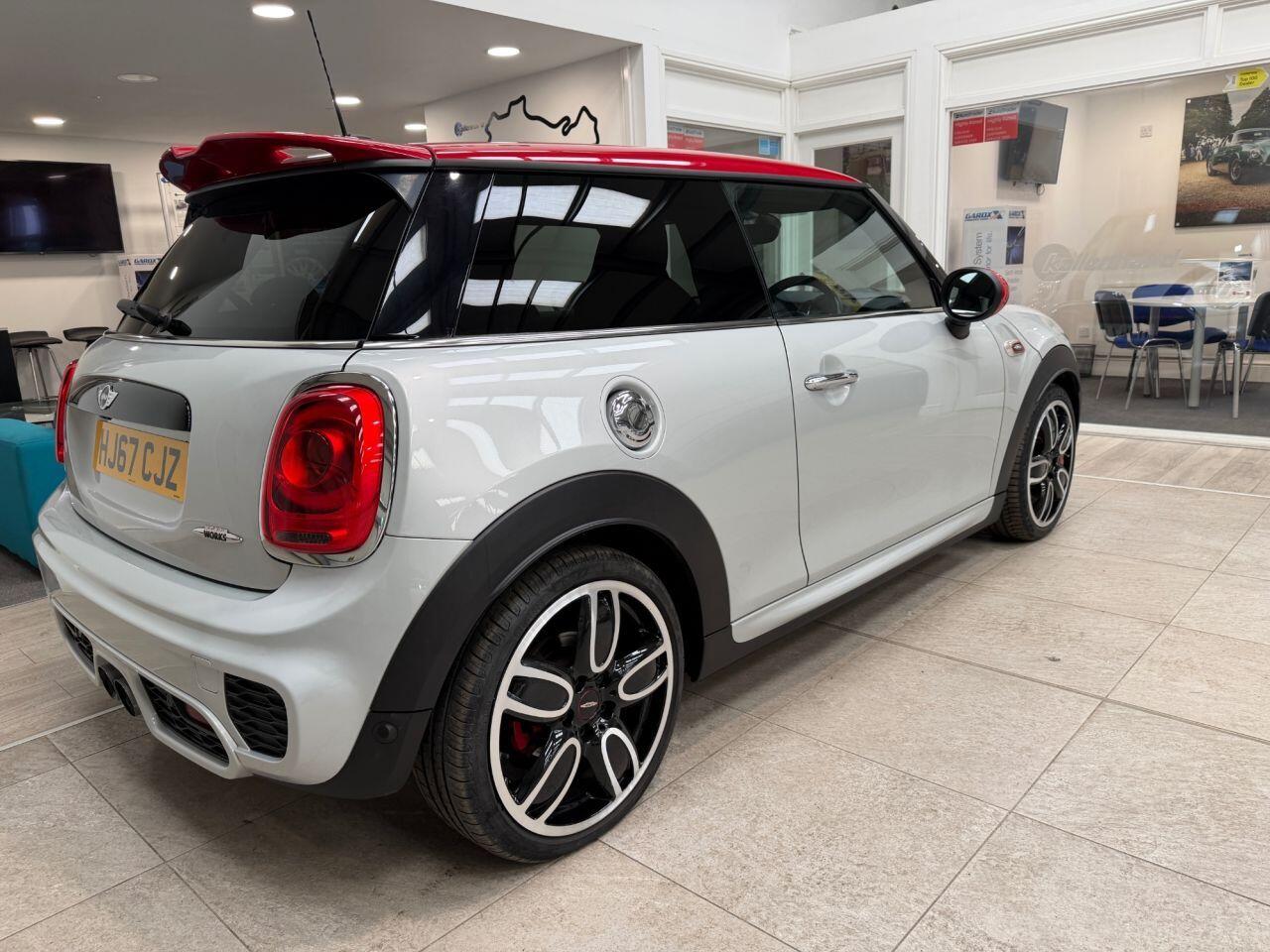 Mini Cooper view 24