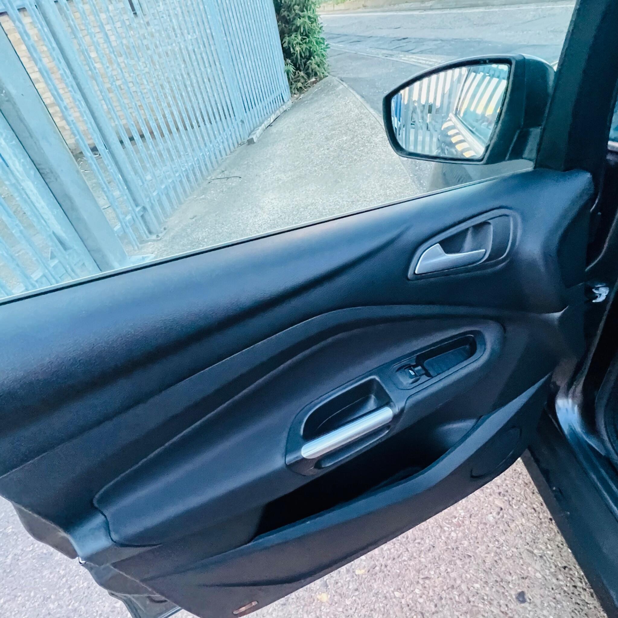 Ford C-Max view 22