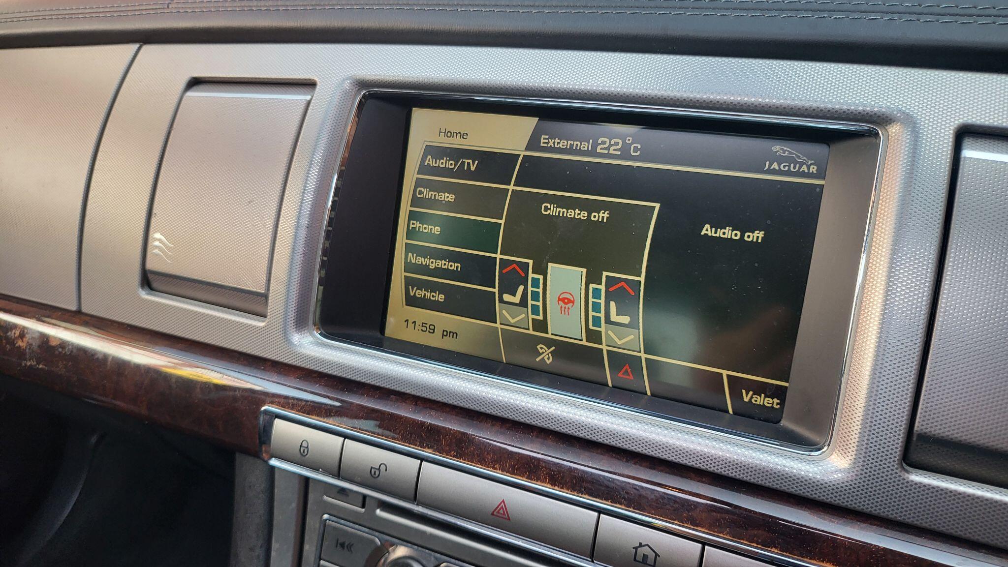Jaguar XF view 27