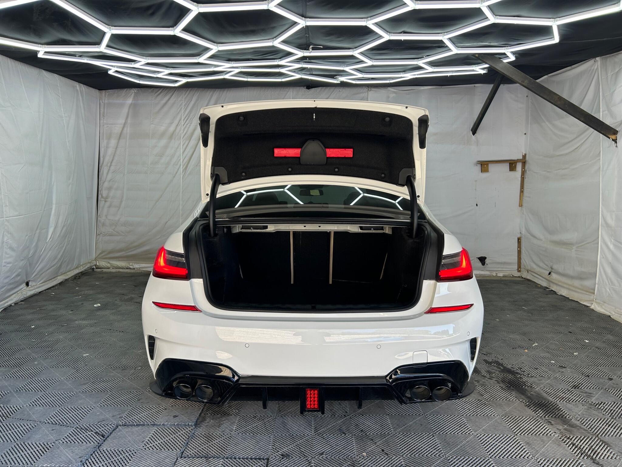 BMW 3 Series view 8