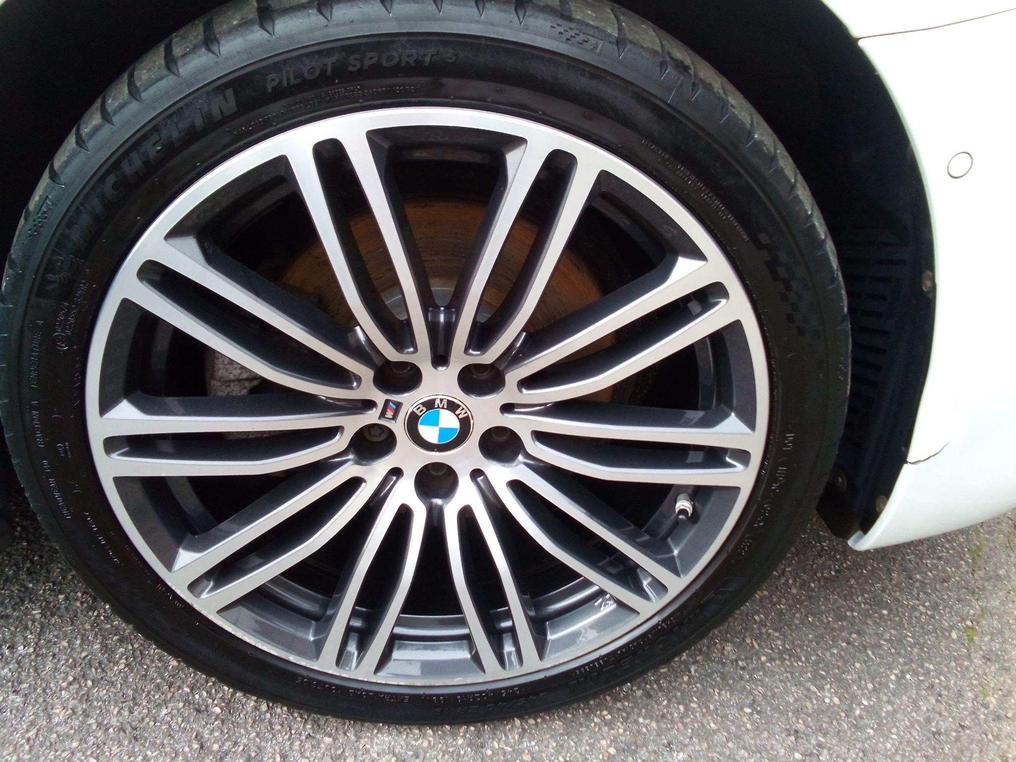 2018 BMW 5 Series 2.0 520d M Sport Touring Auto Euro 6 (s/s) 5dr • 66,553 miles image 12