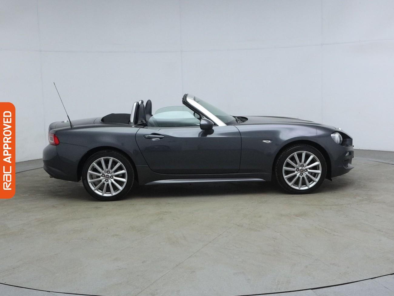 Fiat 124 Spider view 6
