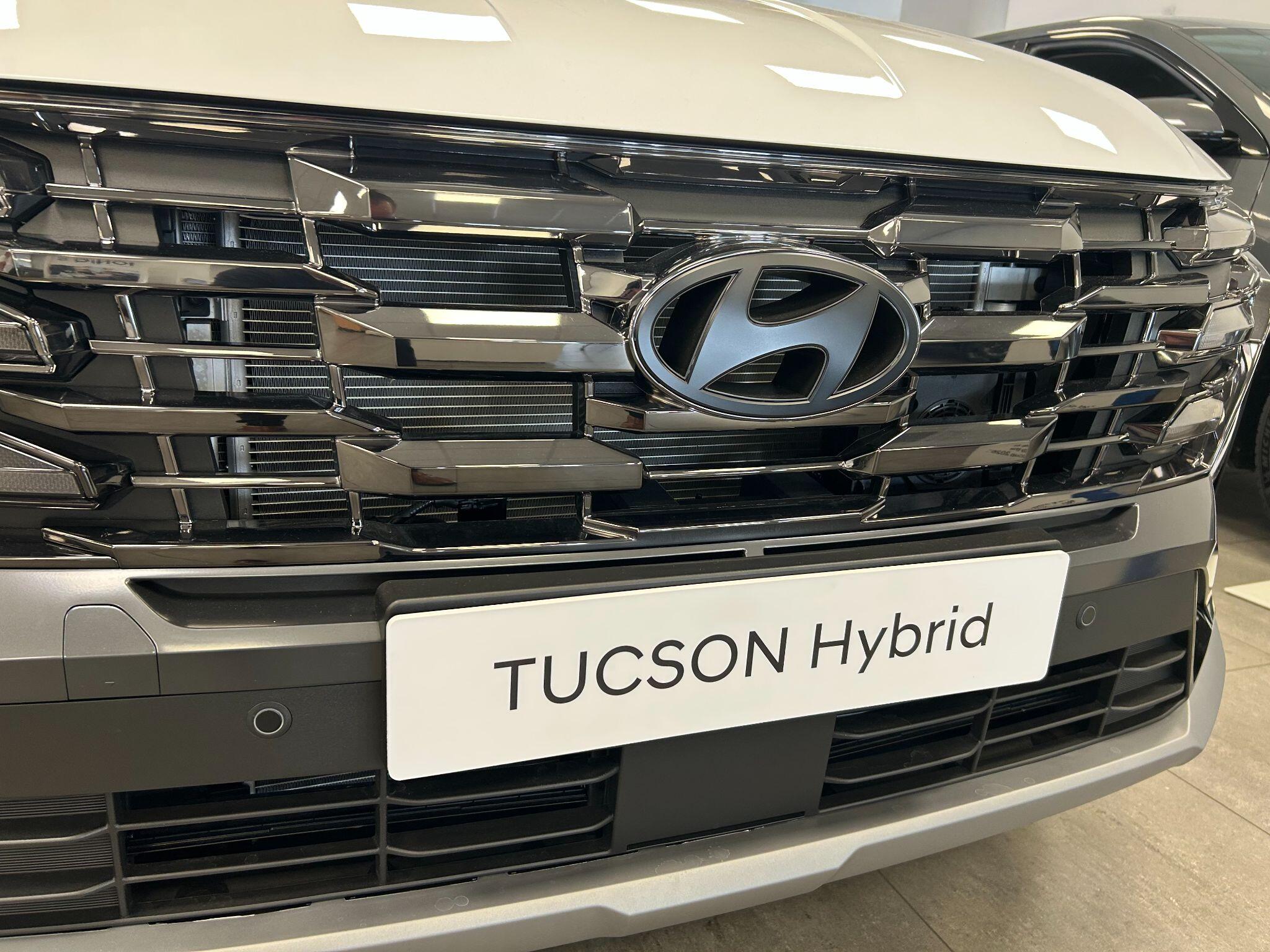 Hyundai Tucson view 2