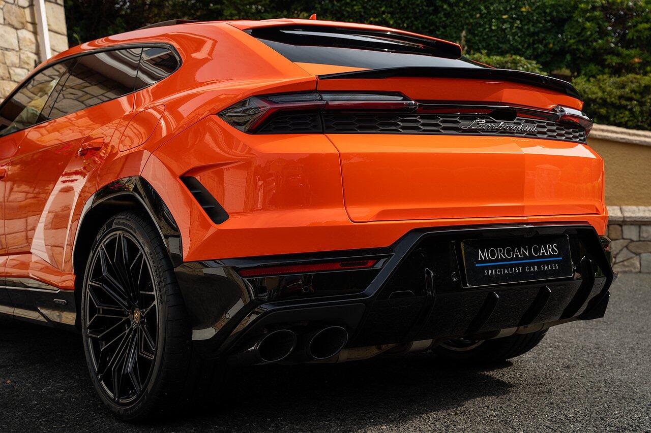 Lamborghini Urus view 8