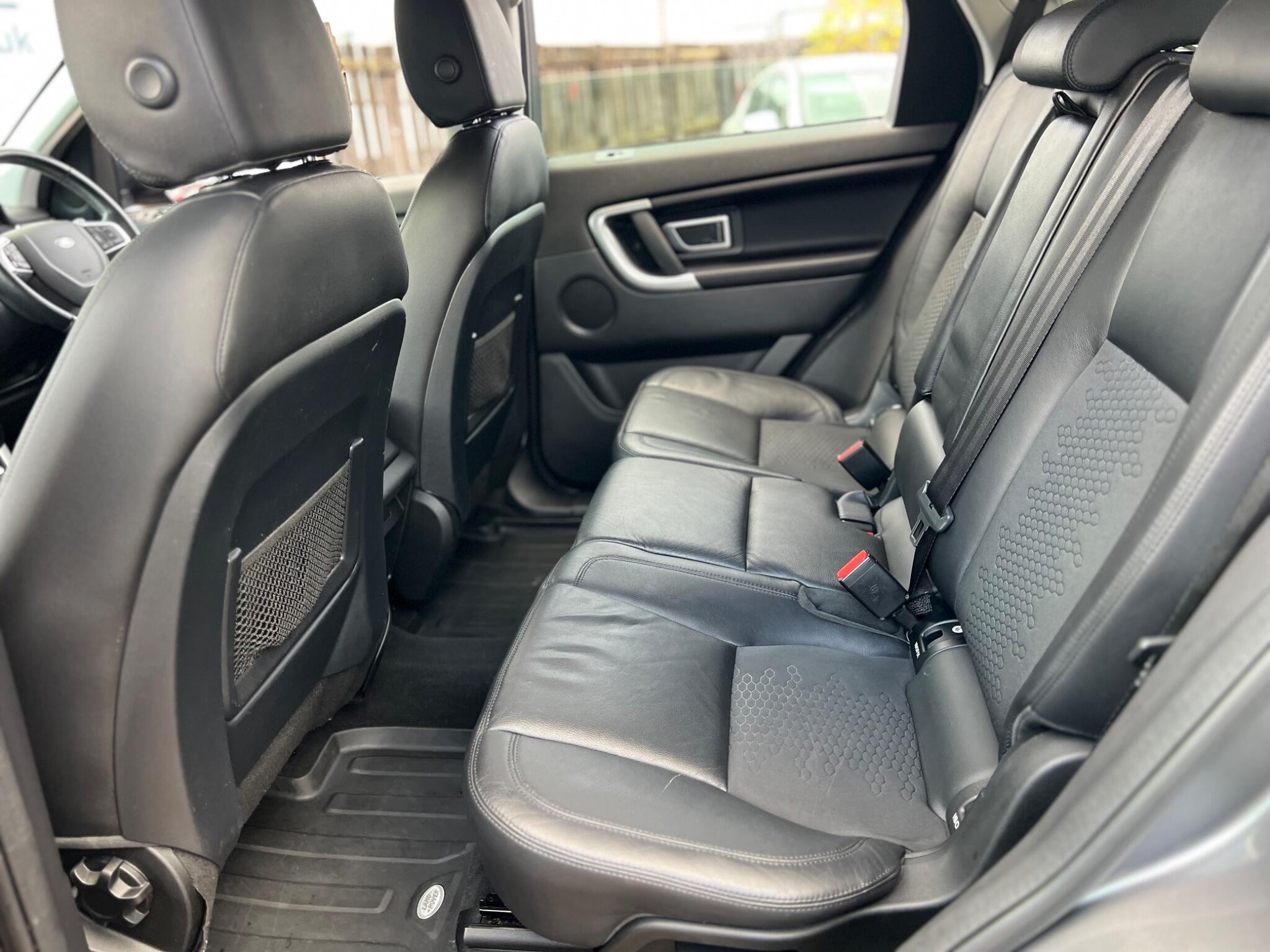 Land Rover Discovery Sport view 29