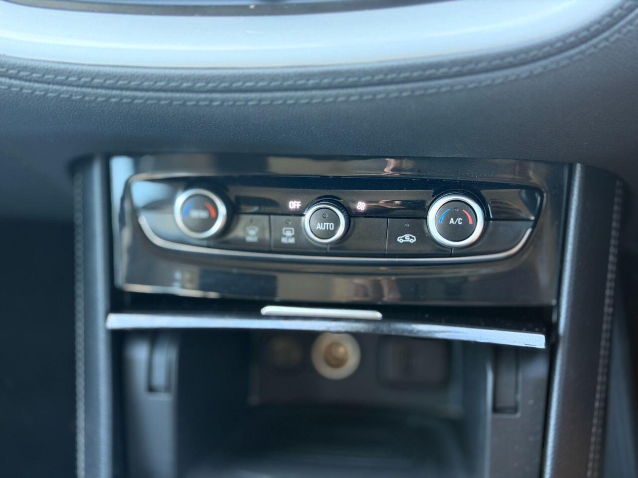 Vauxhall Grandland X view 75