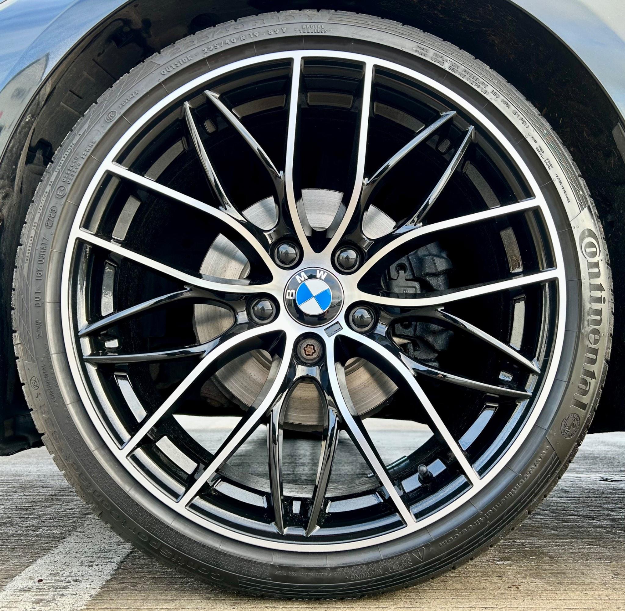 BMW 3 Series view 3