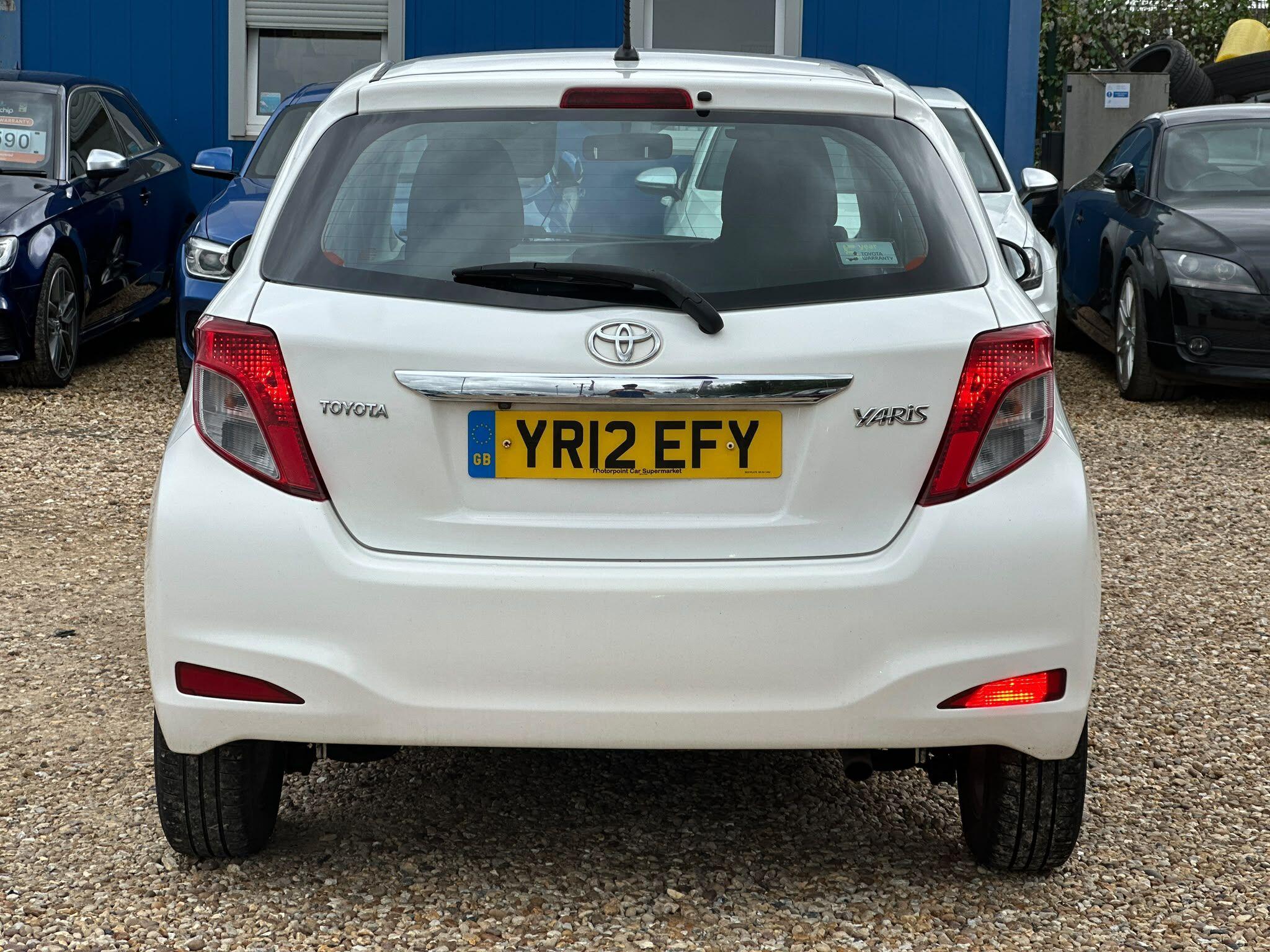 Toyota Yaris view 12