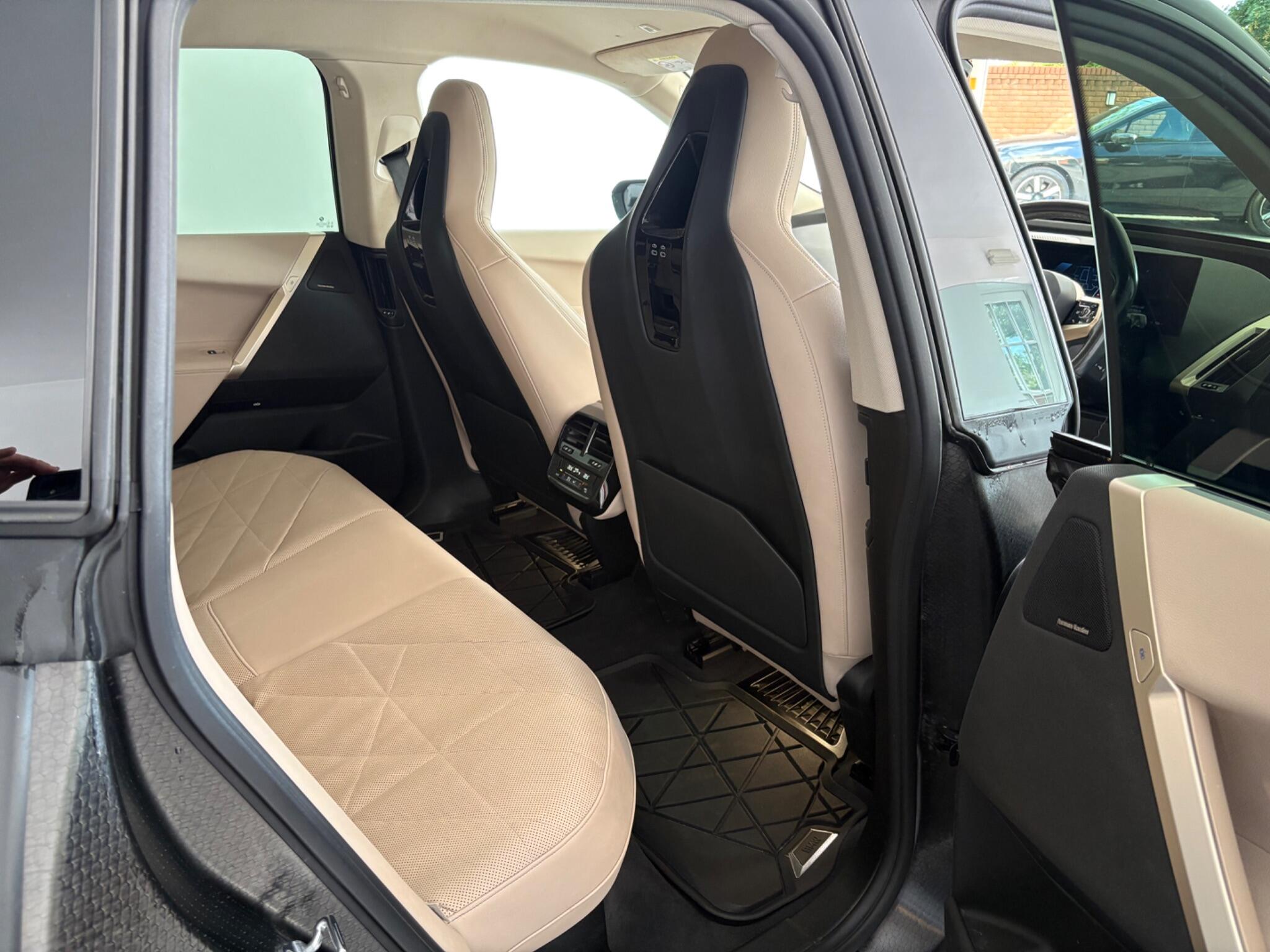 BMW Ix view 13