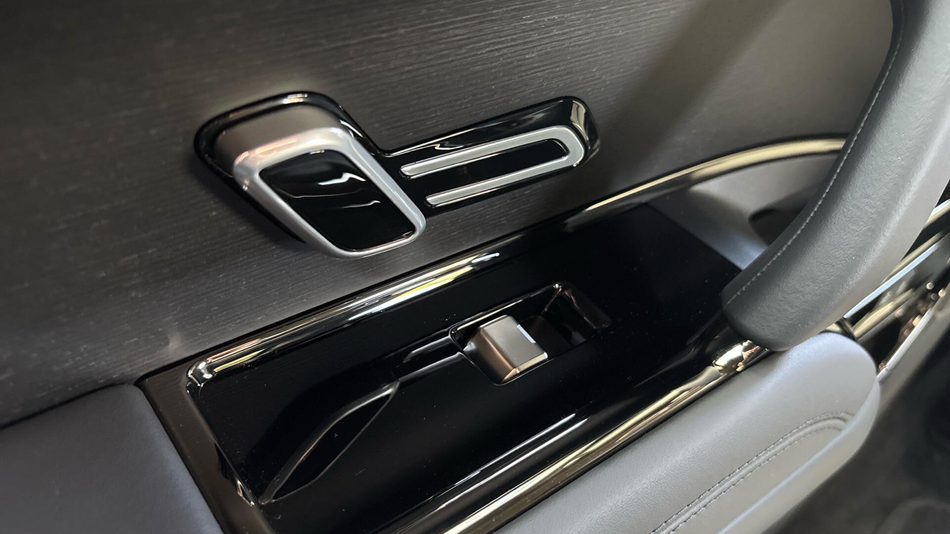 Land Rover Range Rover Sport view 31