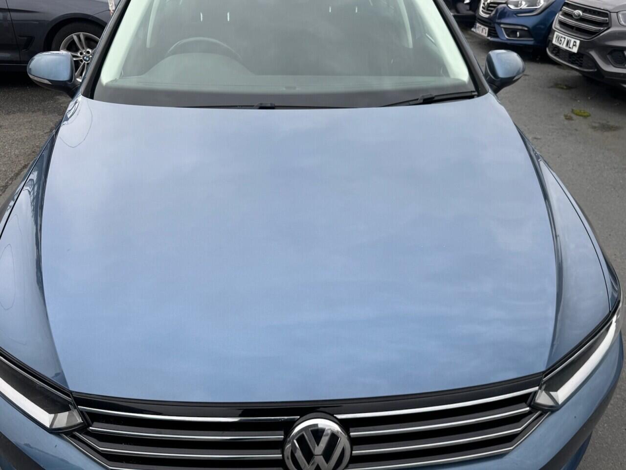 Volkswagen Passat view 36