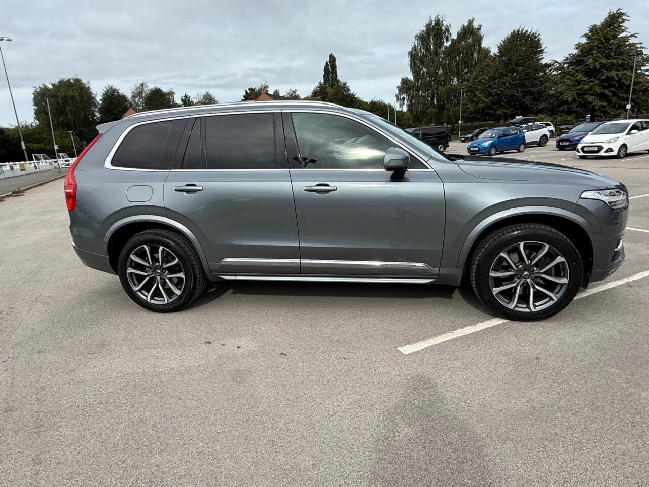 Volvo XC90 view 56