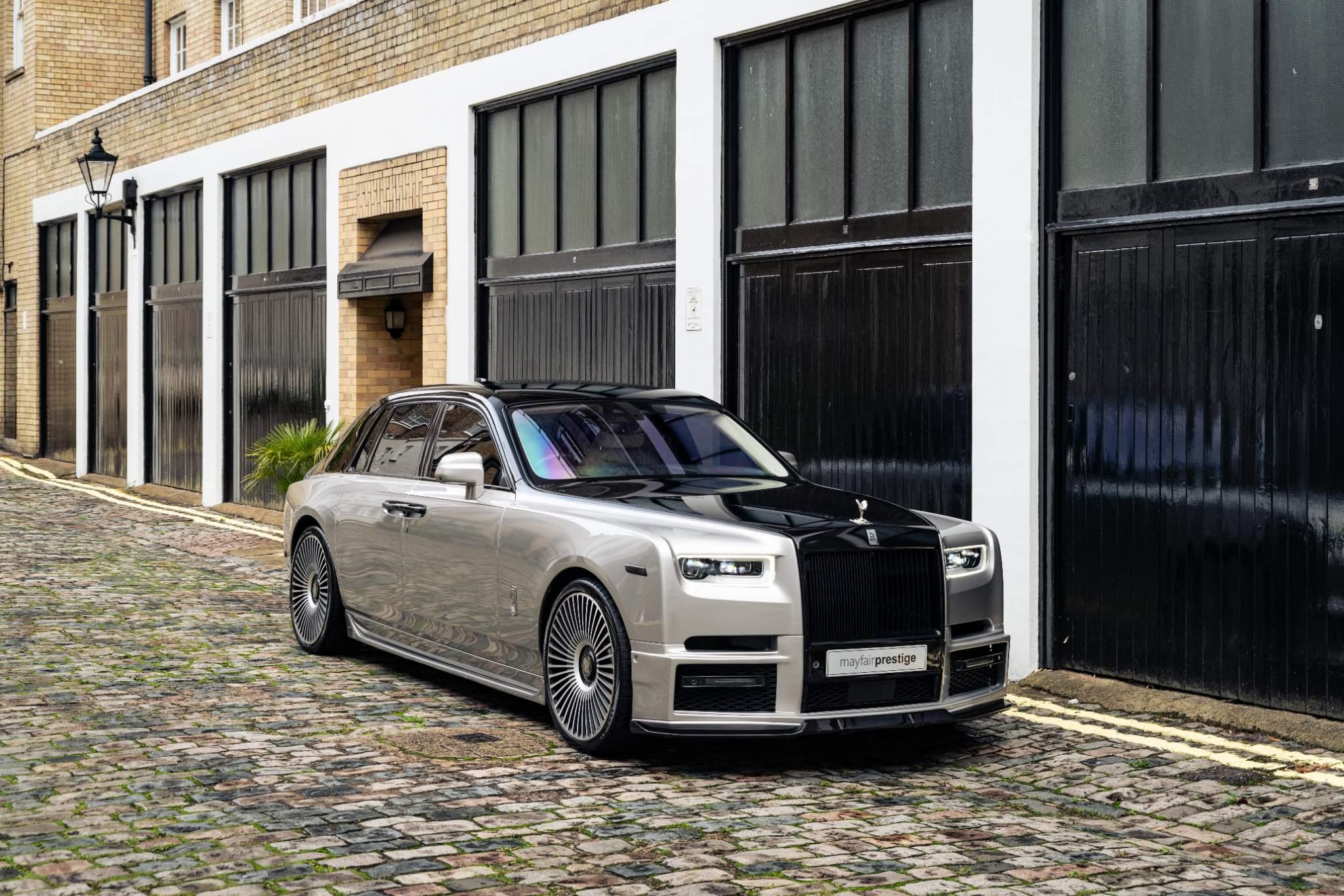 Rolls-Royce Phantom view 2