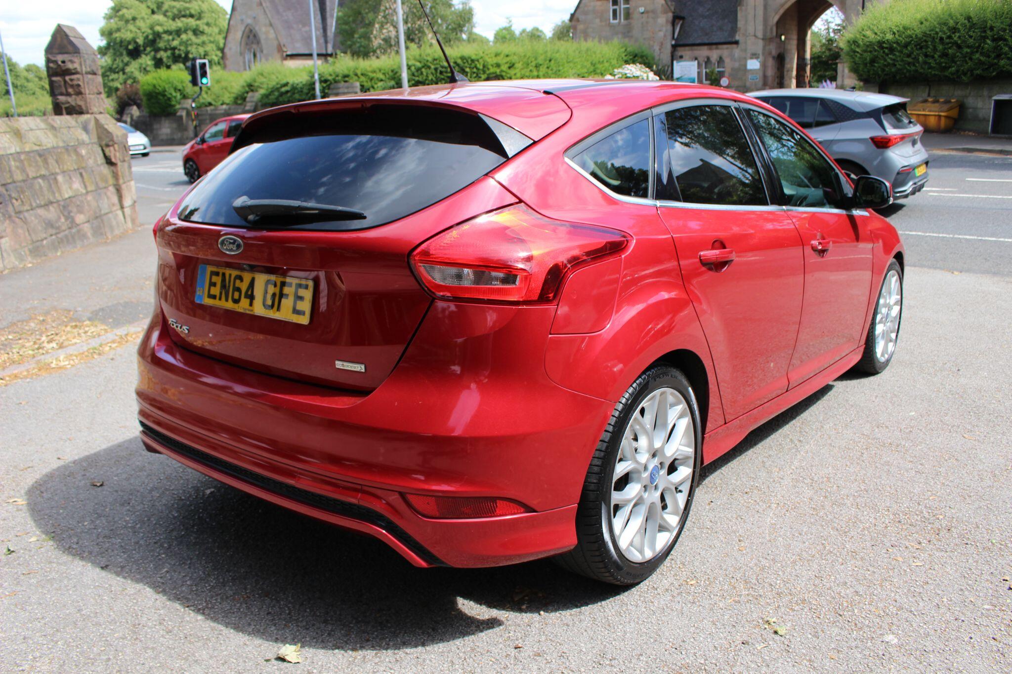 Ford Focus view 3