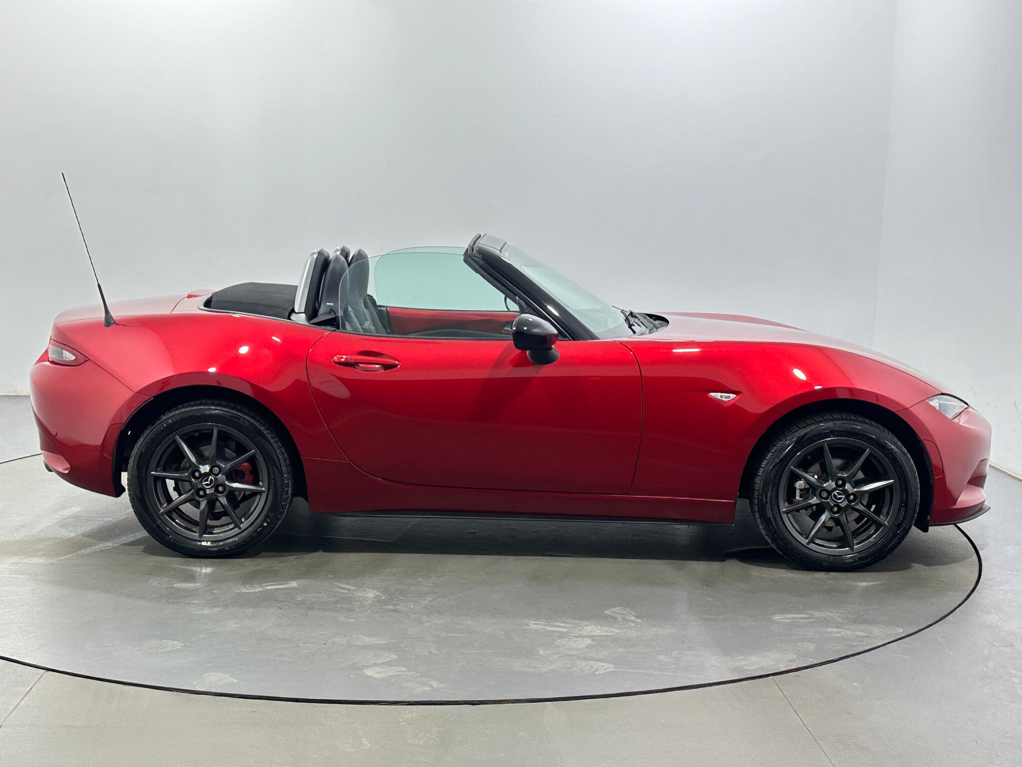 Mazda MX-5 view 9